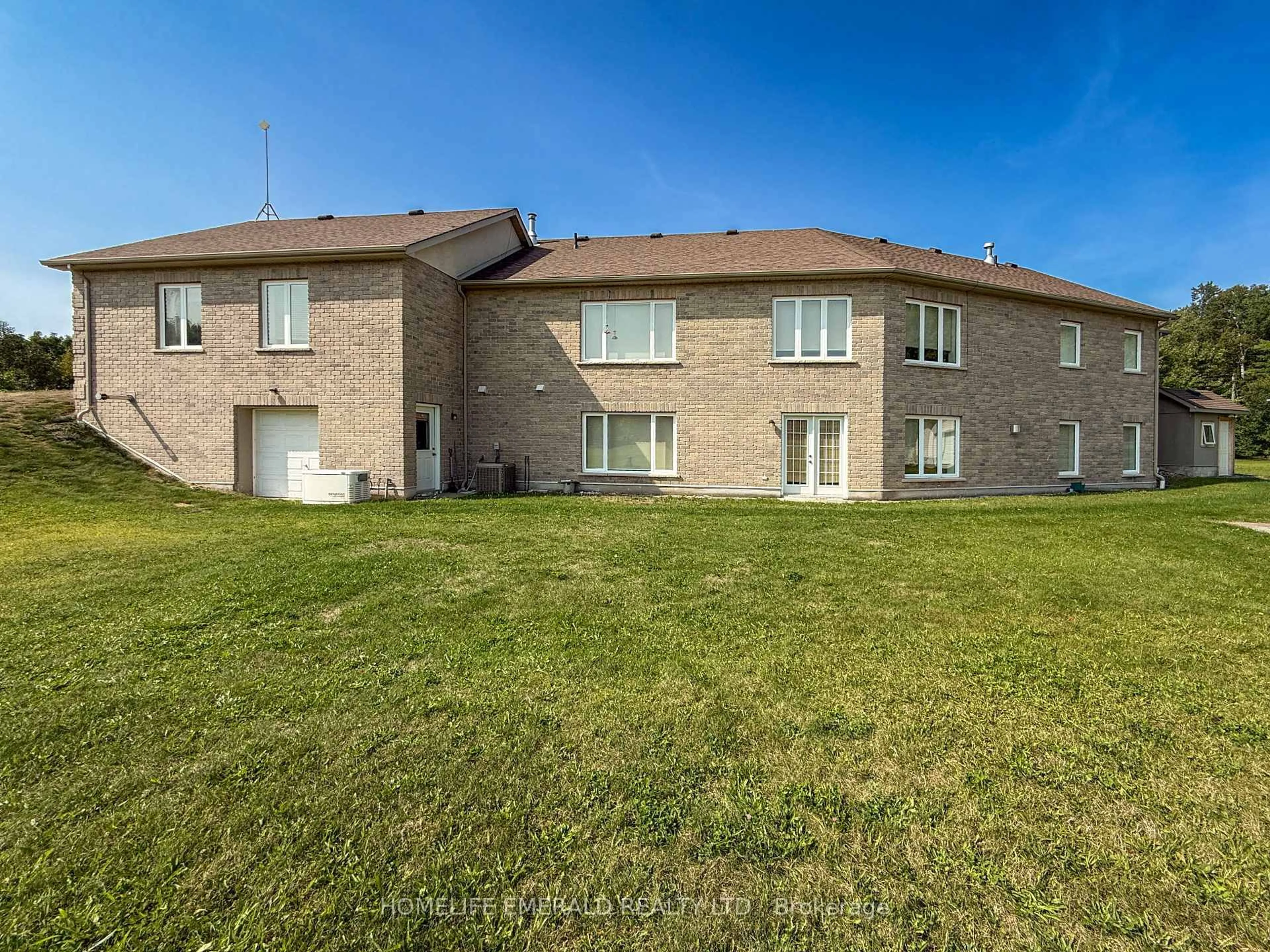 A pic from outside/outdoor area/front of a property/back of a property/a pic from drone, unknown for 3175 3/4 Concession, Clearview Ontario L0M 1N0