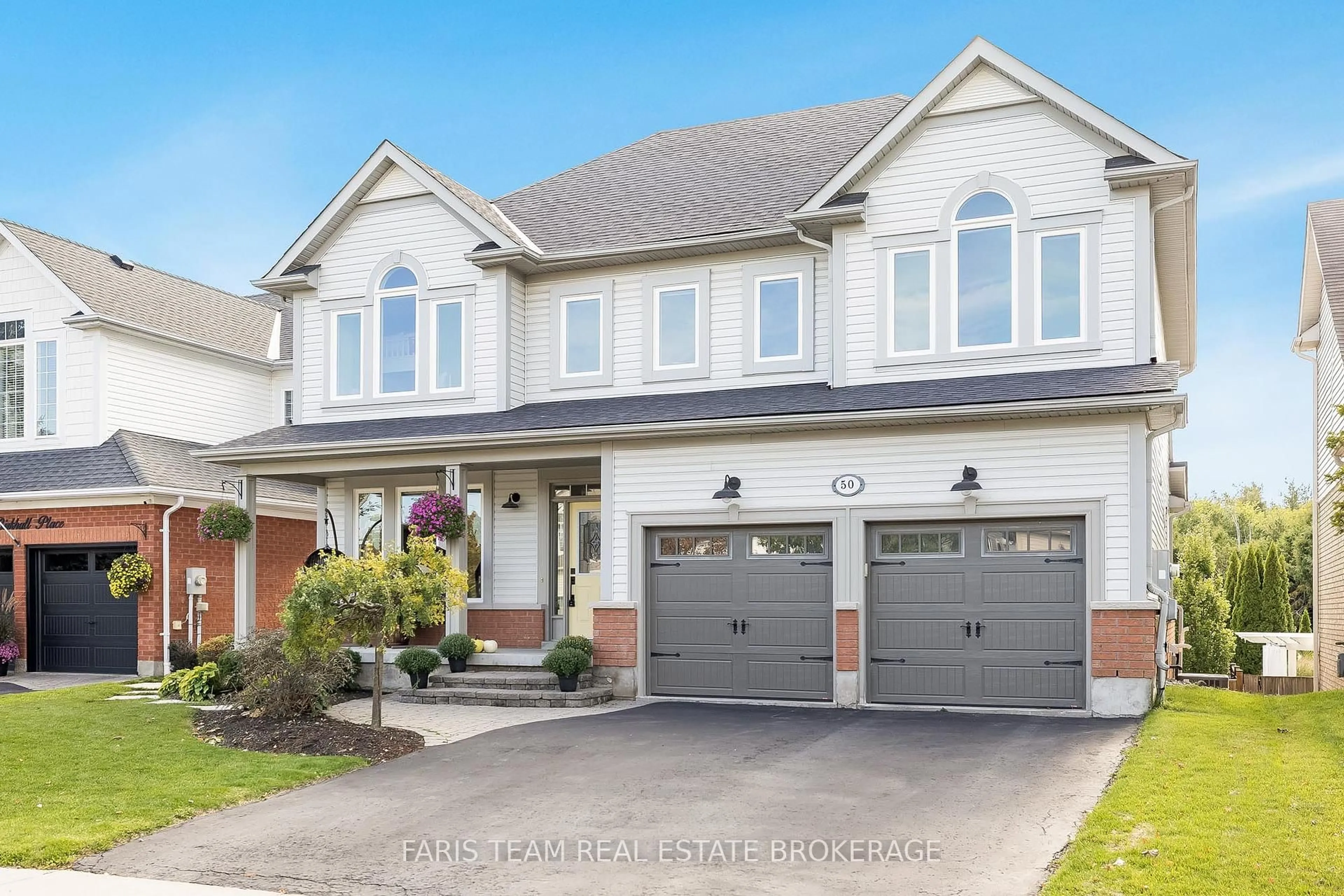 Home with vinyl exterior material, street for 50 Birkhall Pl, Barrie Ontario L4N 0K4