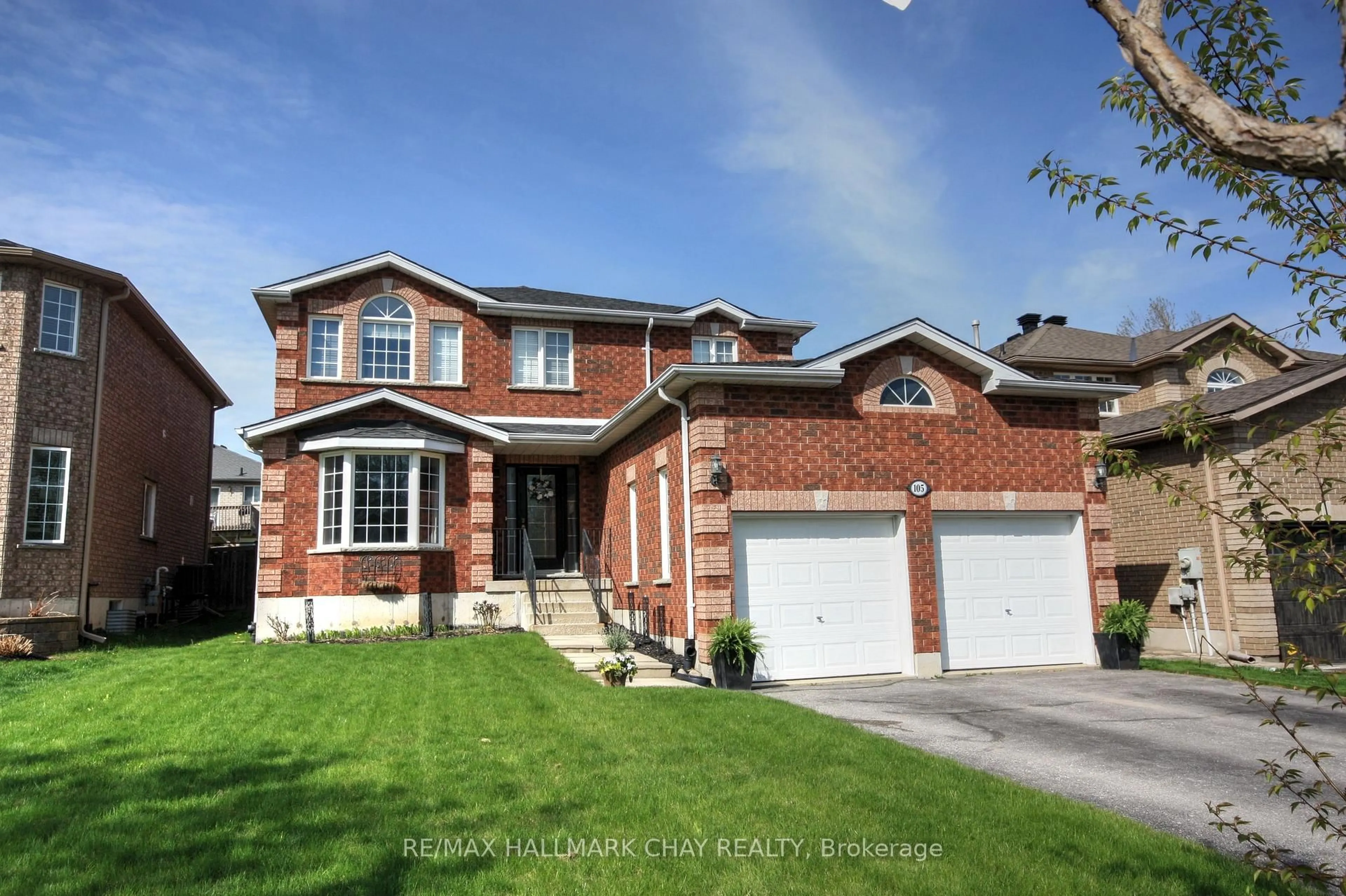 Home with brick exterior material, street for 105 Crompton Dr, Barrie Ontario L4M 6N9