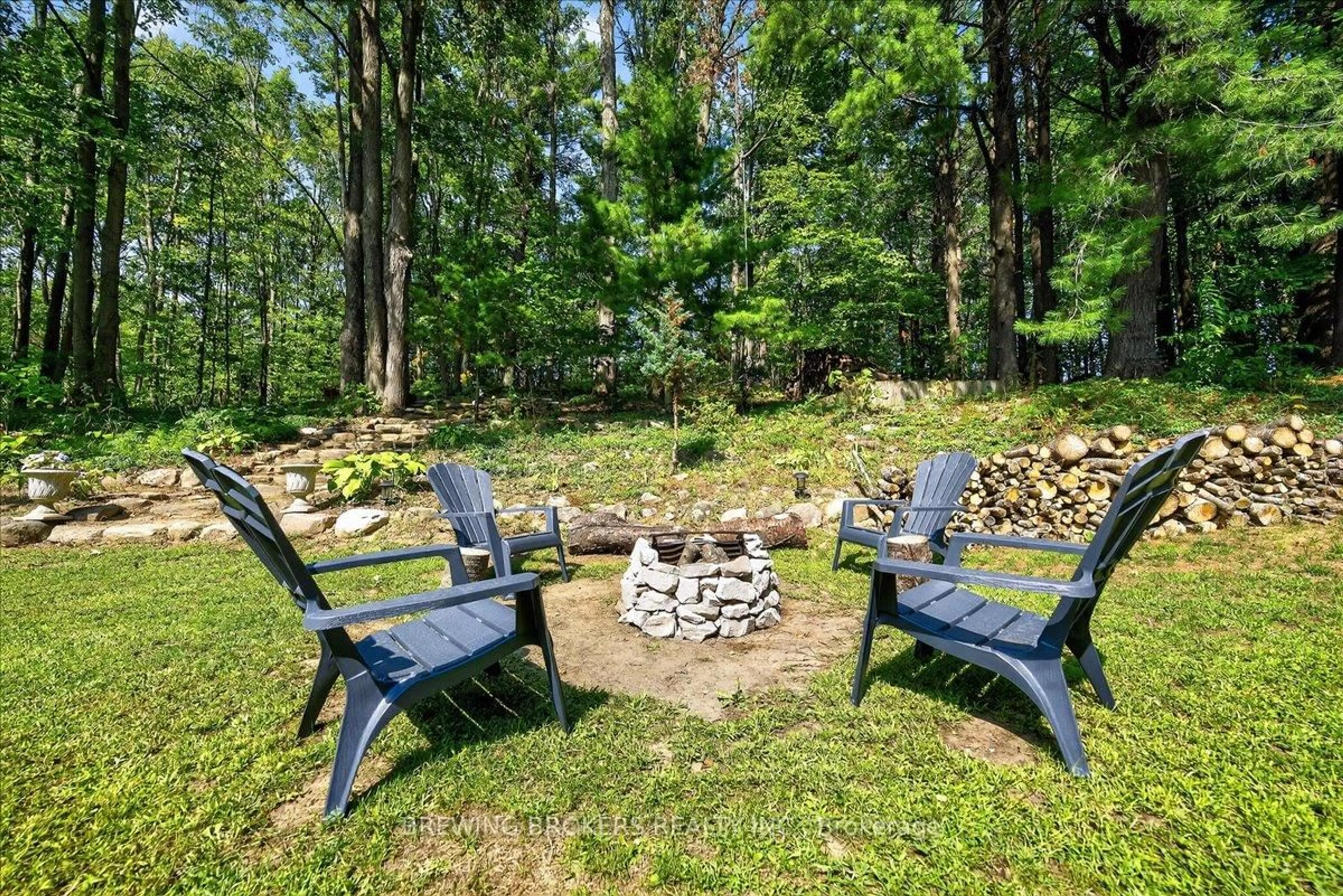 Patio, forest/trees view for 4 Sumac Cres, Oro-Medonte Ontario L0K 1E0