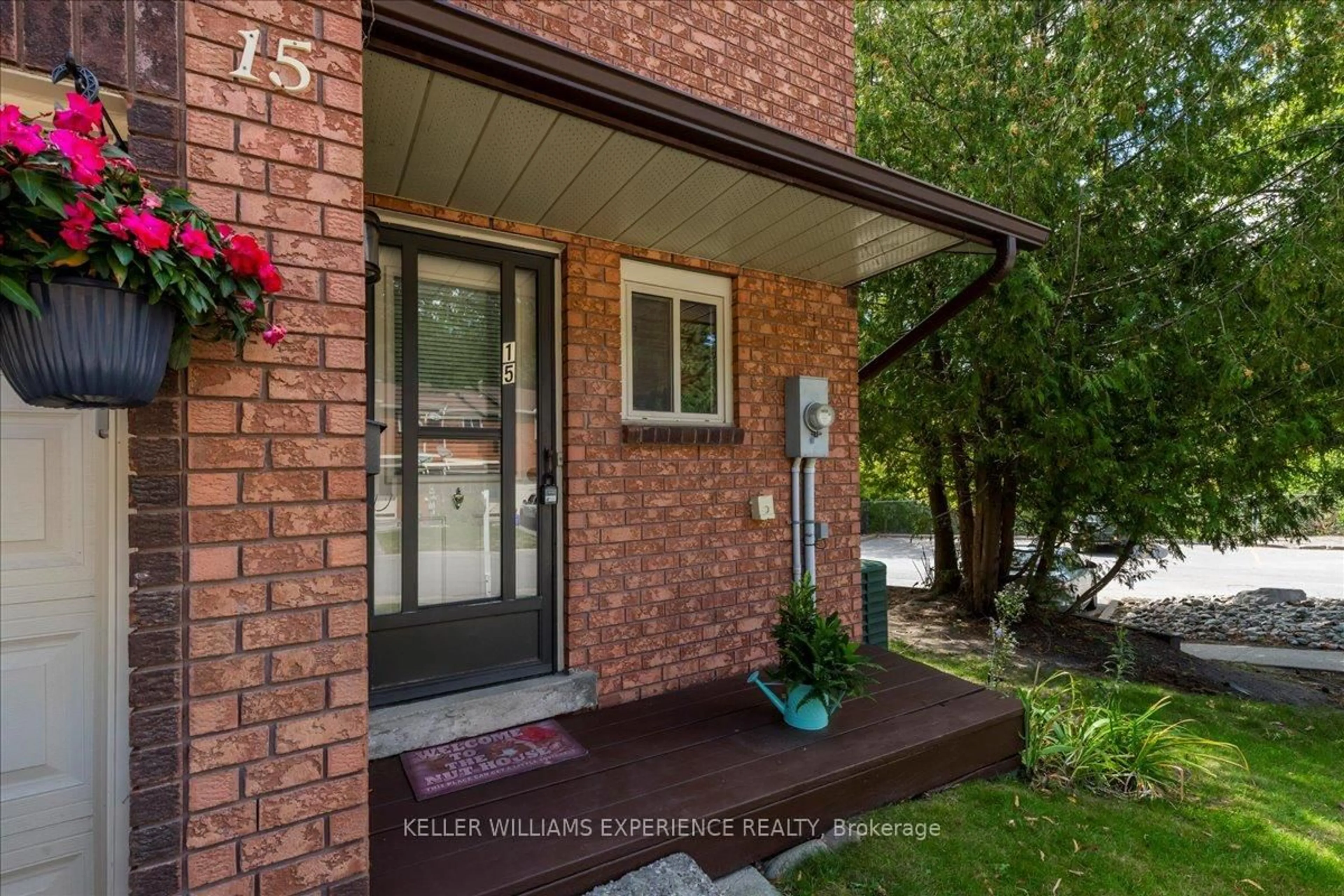 Unknown for 15 Shadowood Rd, Barrie Ontario L4N 7K5