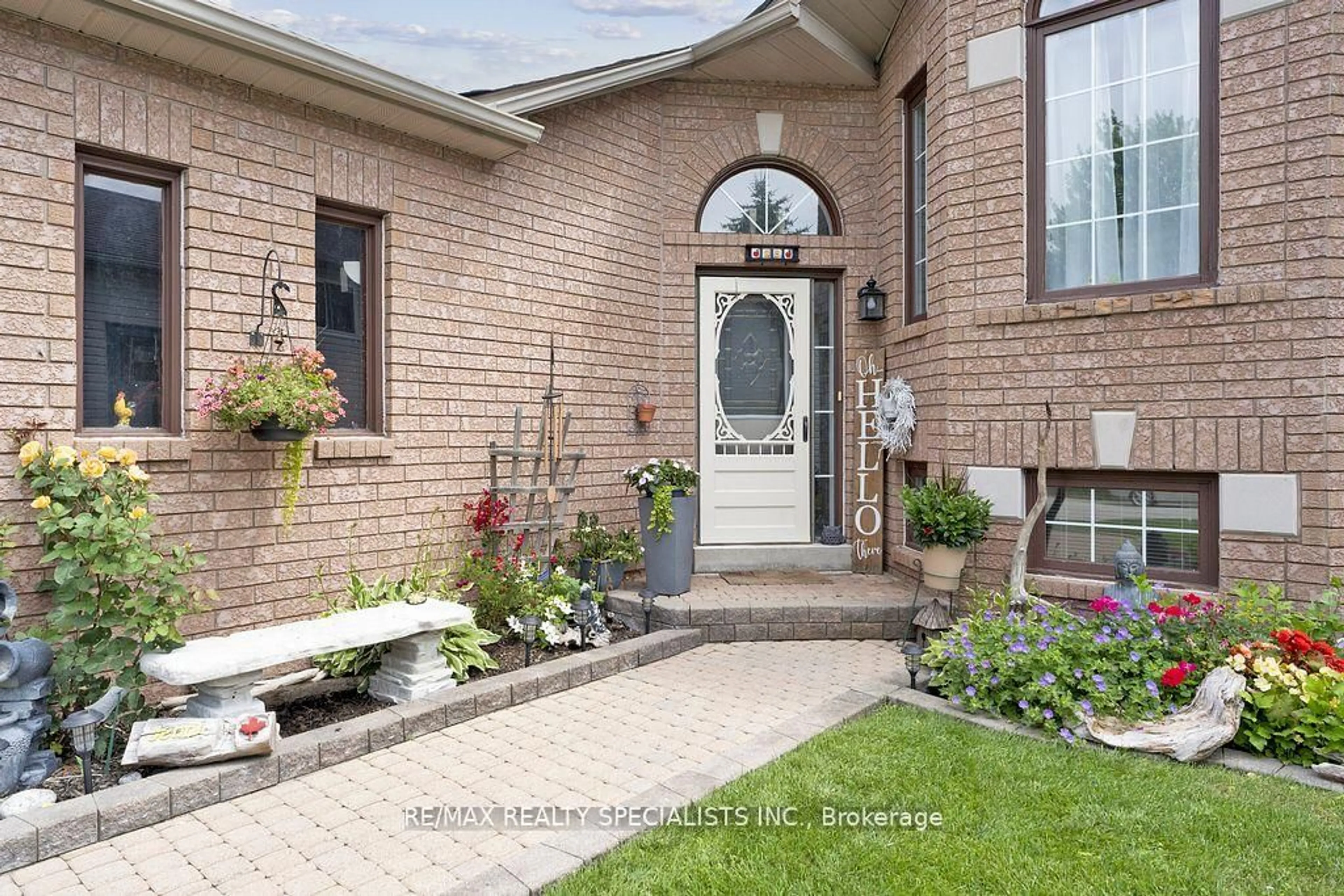 Home with brick exterior material, street for 93 Glen Eton Rd, Wasaga Beach Ontario L9Z 1E8