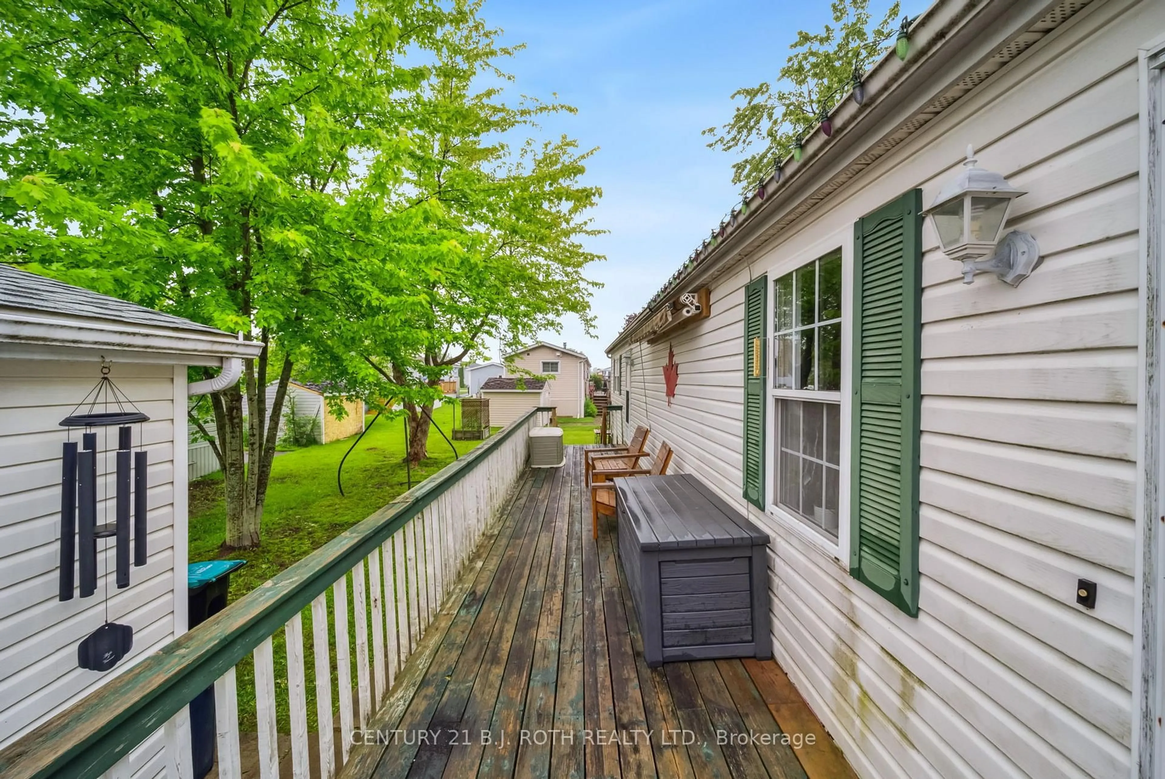 Patio, street for 4117 Ash Cres, Severn Ontario L3V 6H4