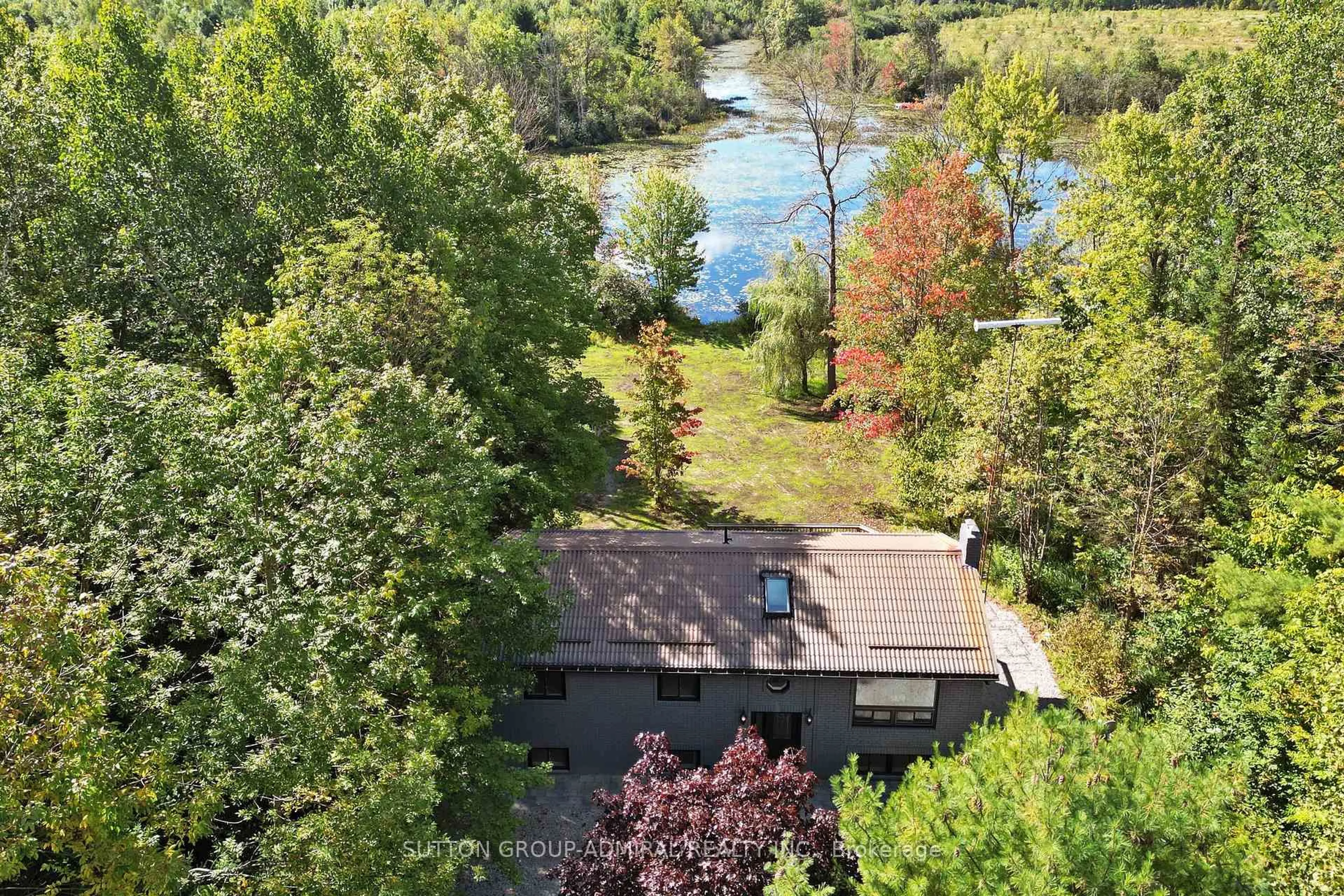 A pic from outside/outdoor area/front of a property/back of a property/a pic from drone, water/lake/river/ocean view for 5127 Severn Pines Cres, Severn Ontario L0K 2B0