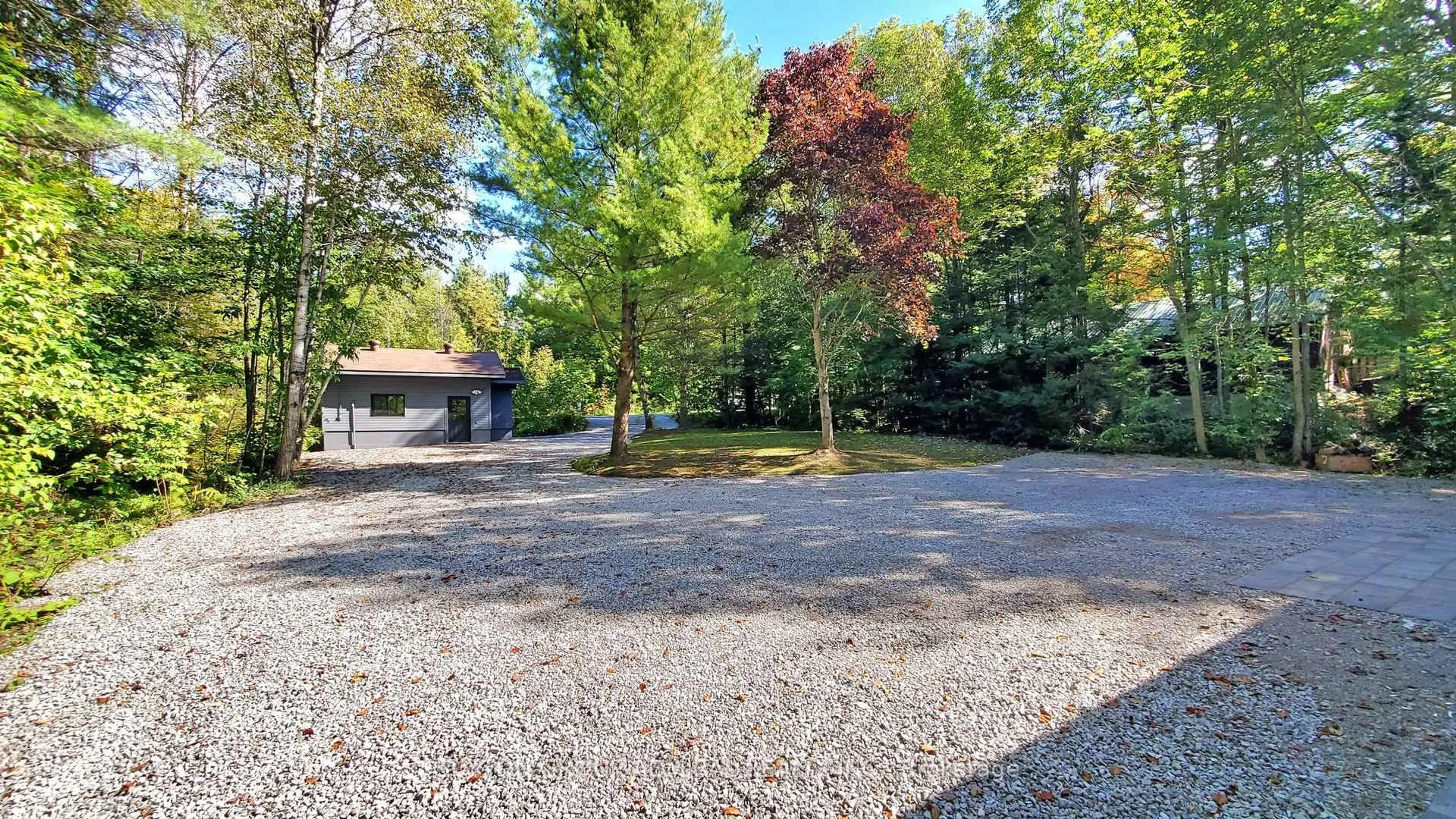 A pic from outside/outdoor area/front of a property/back of a property/a pic from drone, unknown for 5127 Severn Pines Cres, Severn Ontario L0K 2B0