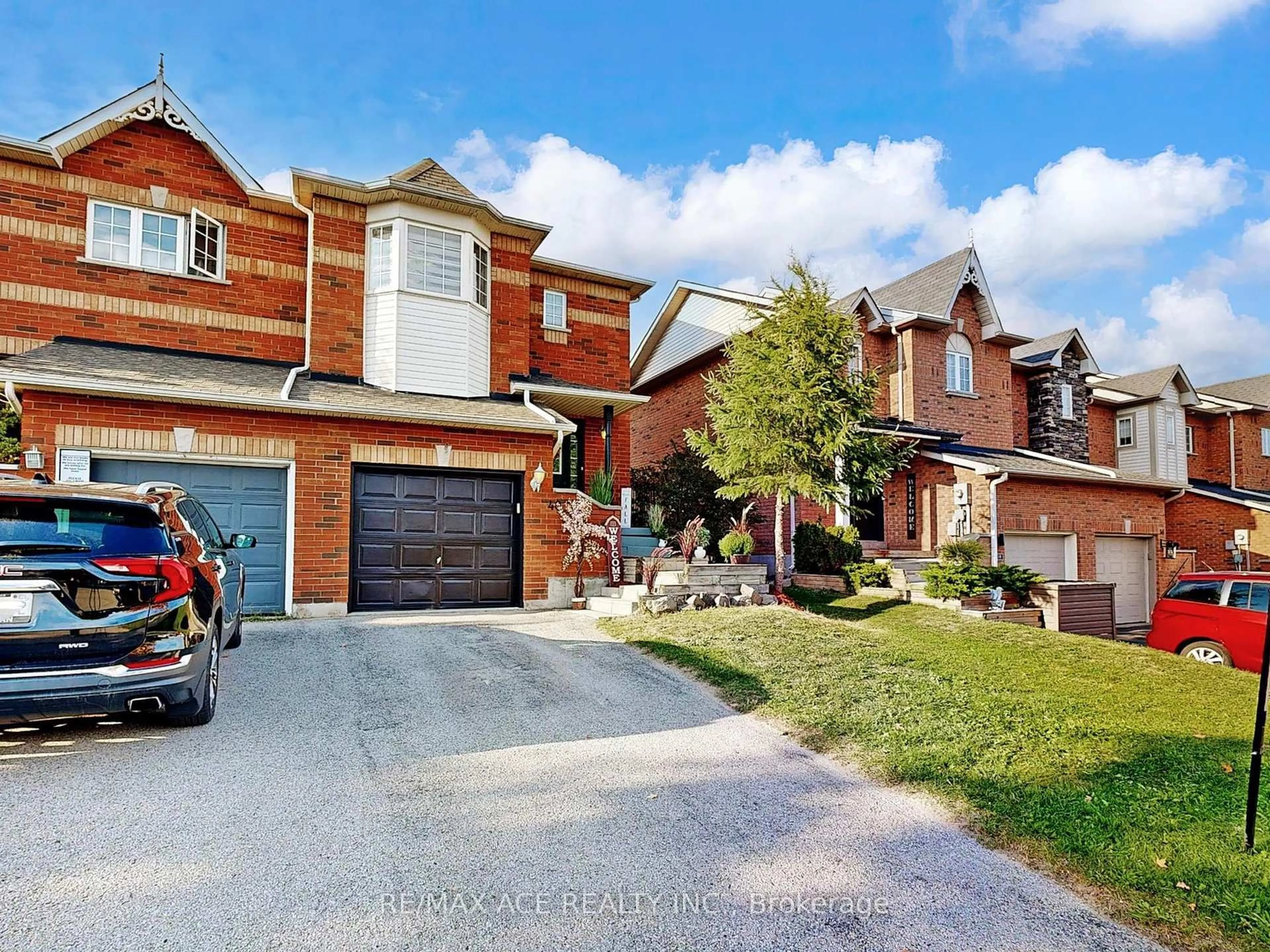 Home with brick exterior material, street for 40 Gadwall Ave, Barrie Ontario L4N 8X5