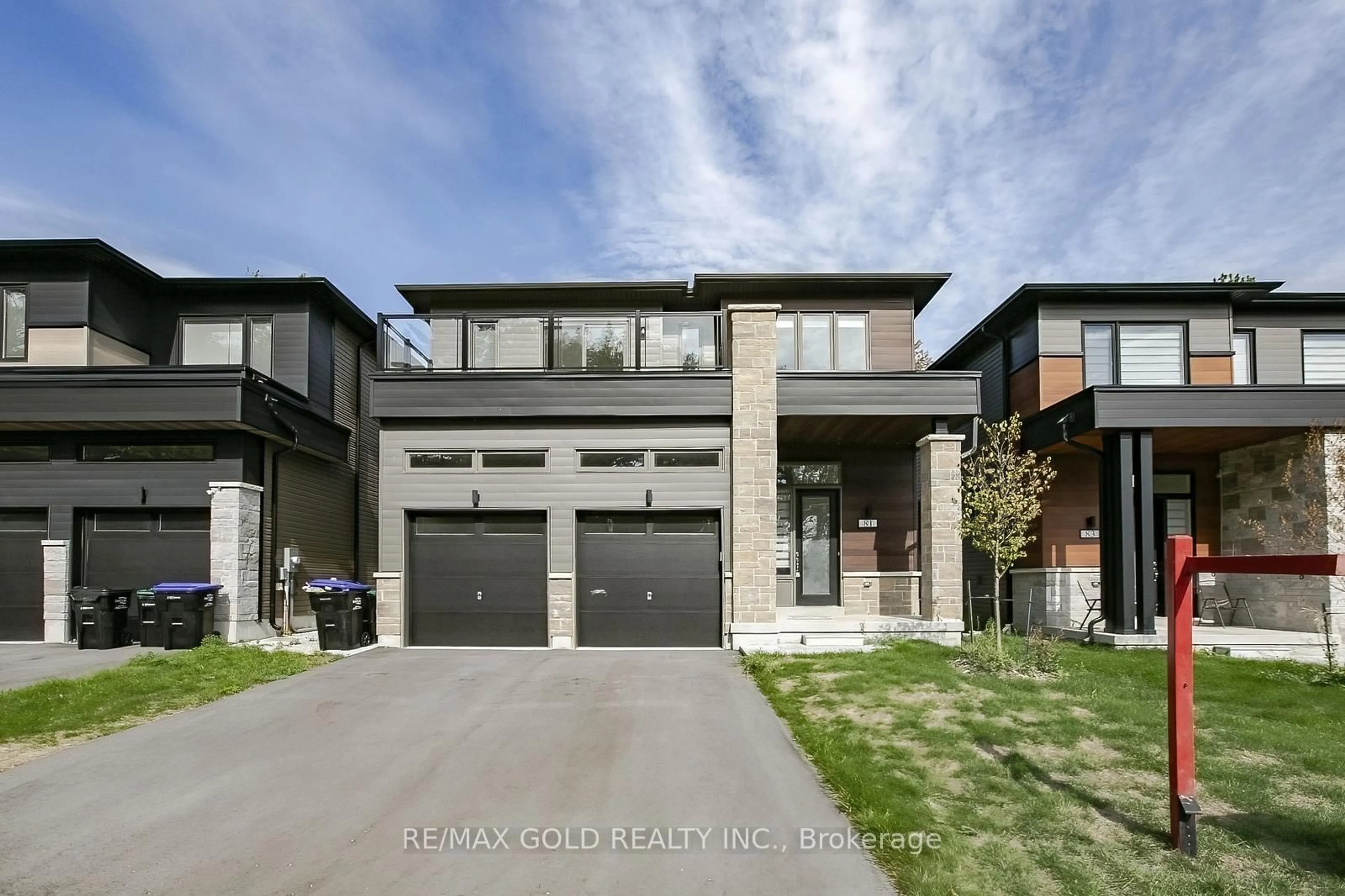 Home with brick exterior material, street for 81 Berkely St, Wasaga Beach Ontario L9Z 2N6