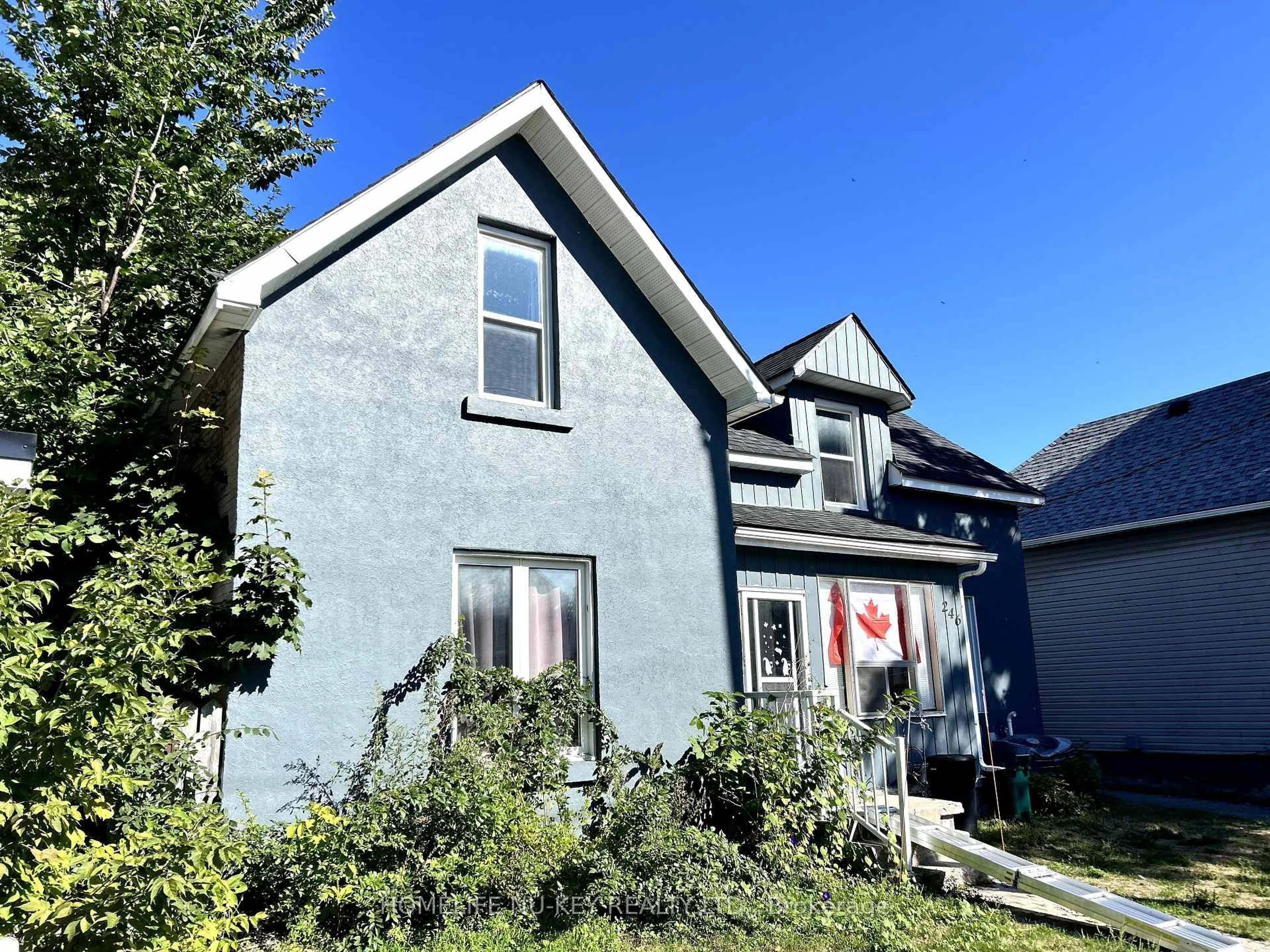Home with vinyl exterior material, street for 246 Mary St, Orillia Ontario L3V 3E6