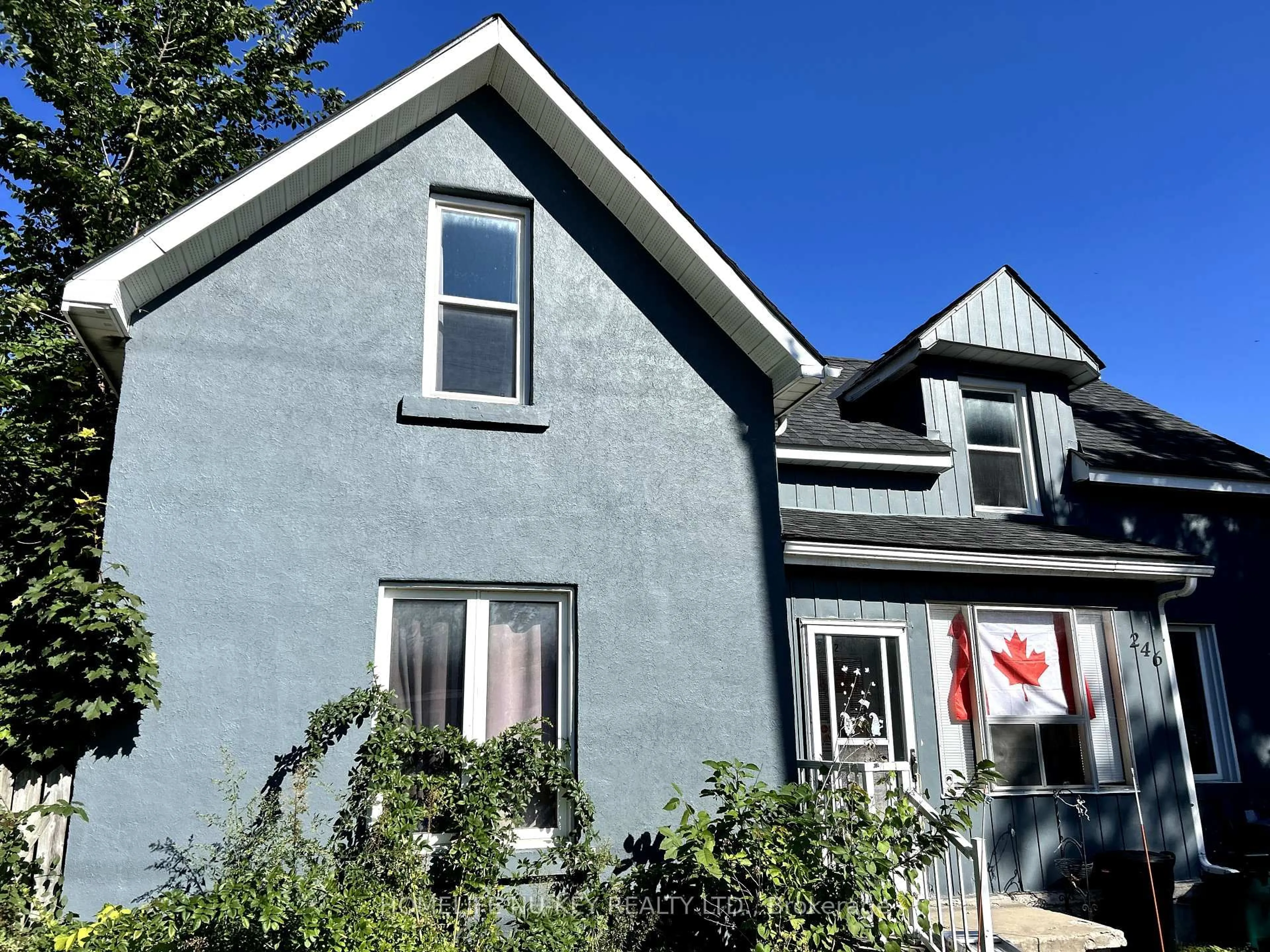 Home with vinyl exterior material, street for 246 Mary St, Orillia Ontario L3V 3E6