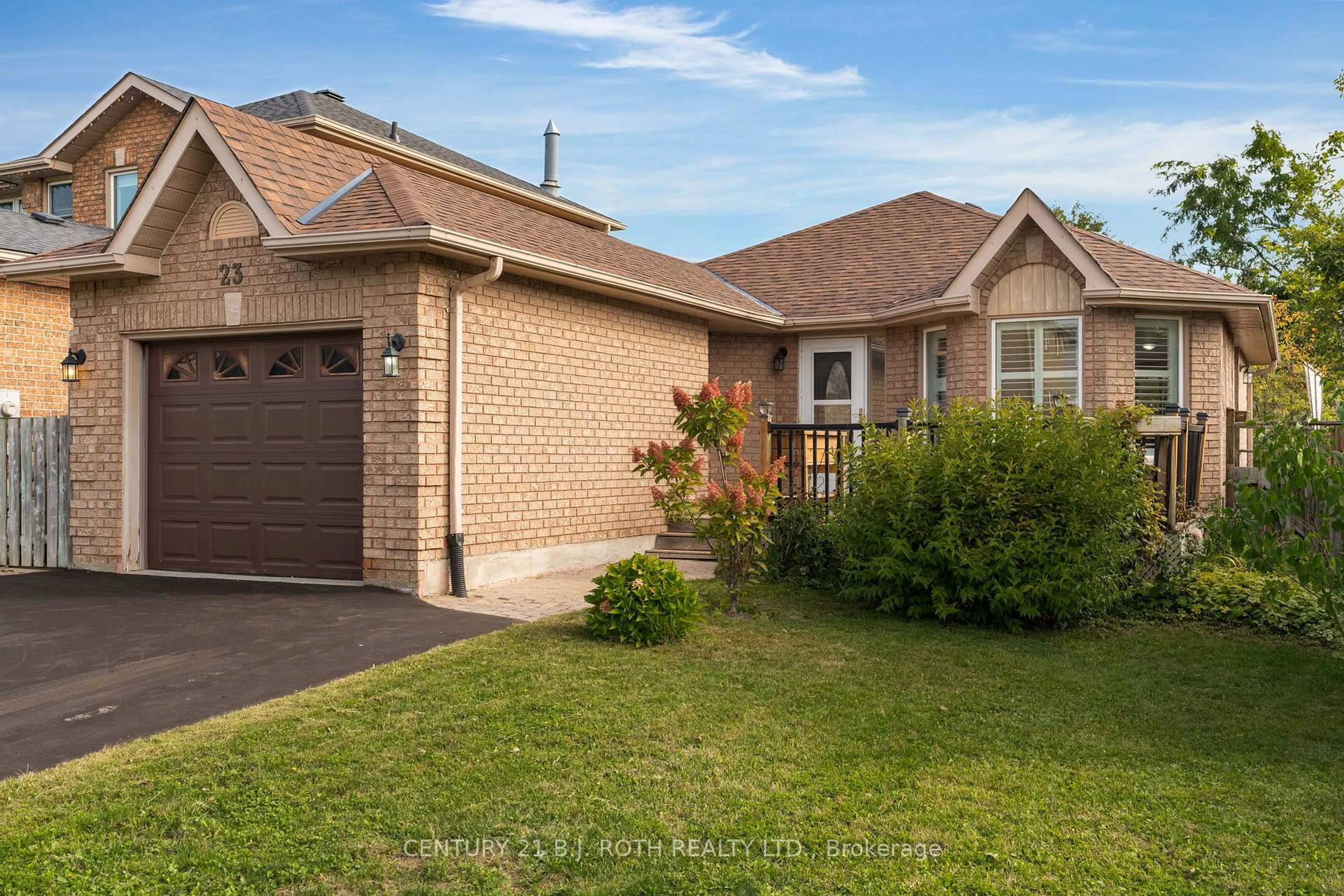 Home with brick exterior material, street for 23 Grasett Cres, Barrie Ontario L4N 6Z8