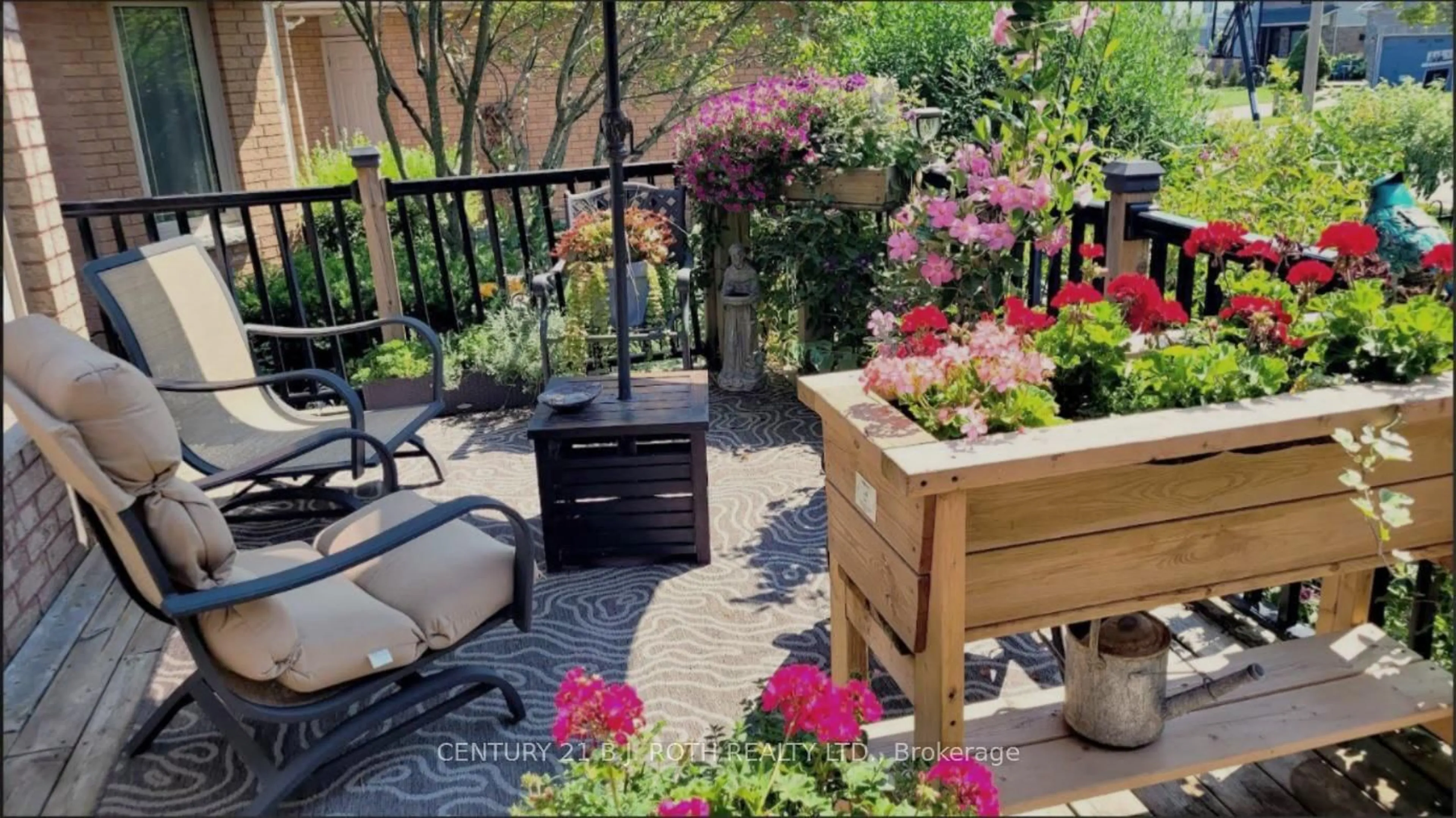 Patio, street for 23 Grasett Cres, Barrie Ontario L4N 6Z8