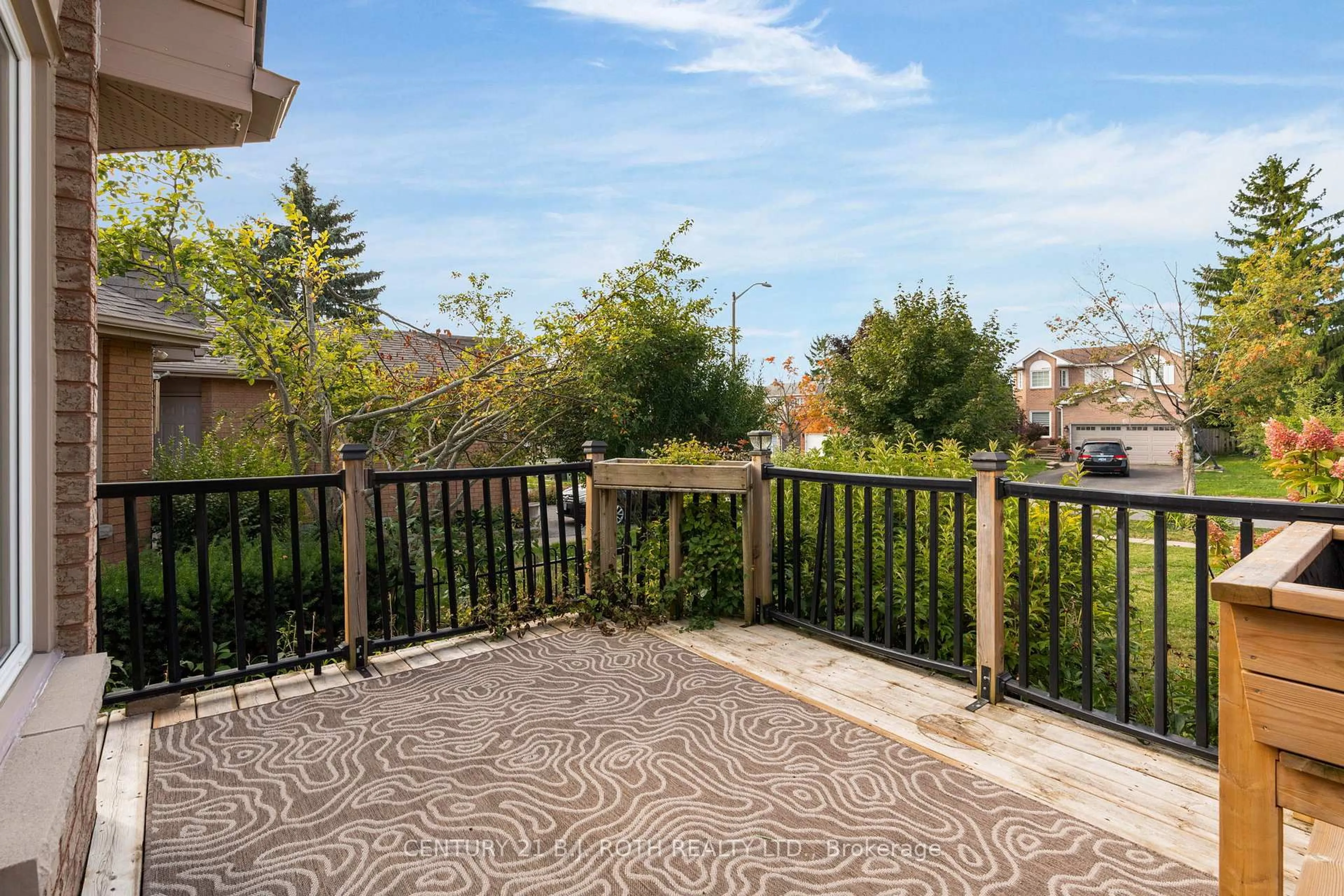 Patio, unknown for 23 Grasett Cres, Barrie Ontario L4N 6Z8