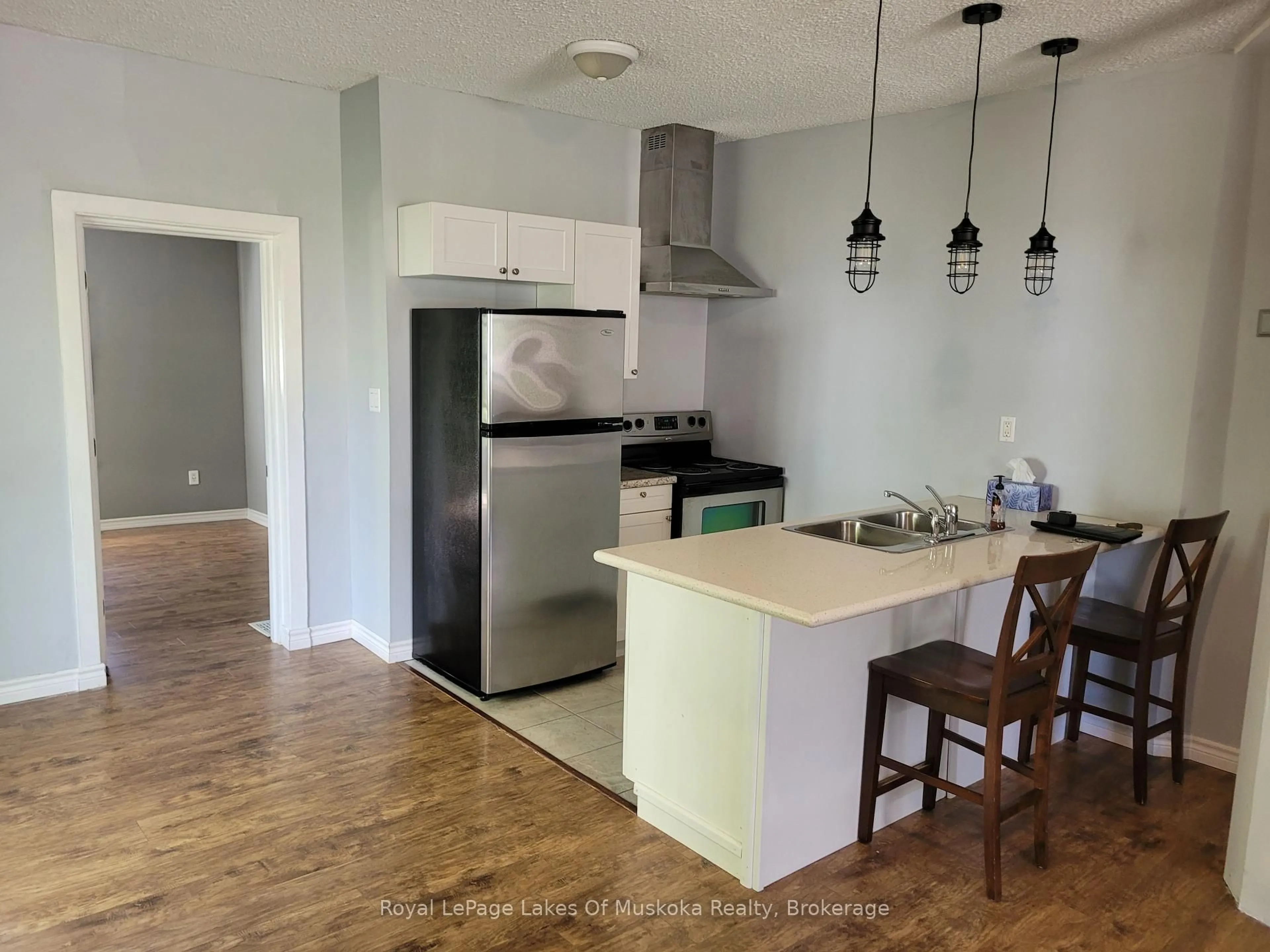 Open concept kitchen, unknown for 227 Nottawasaga St, Orillia Ontario L3V 3K2