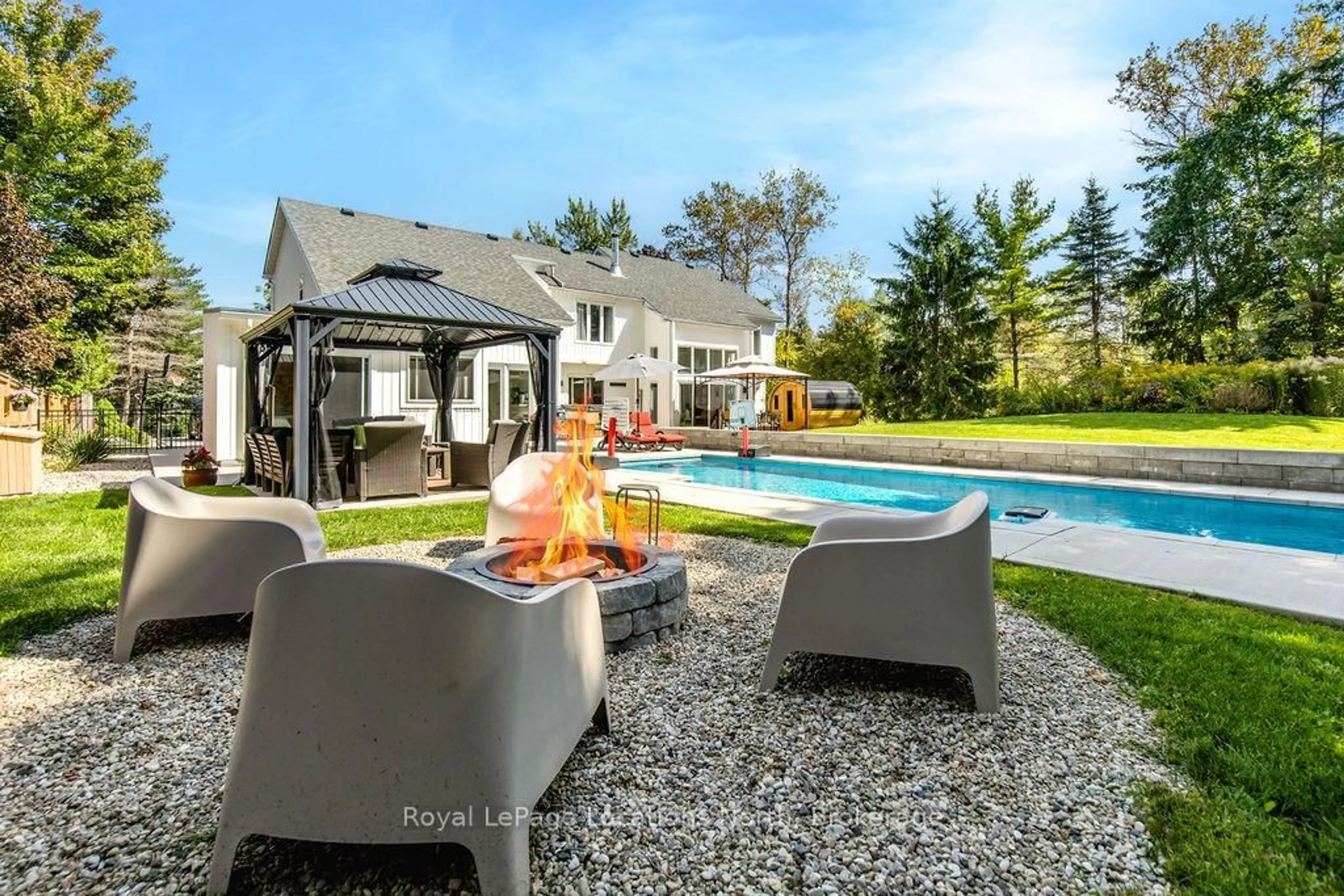 Patio, water/lake/river/ocean view for 16 HOMESTEAD Dr, Clearview Ontario L9Y 3Y9