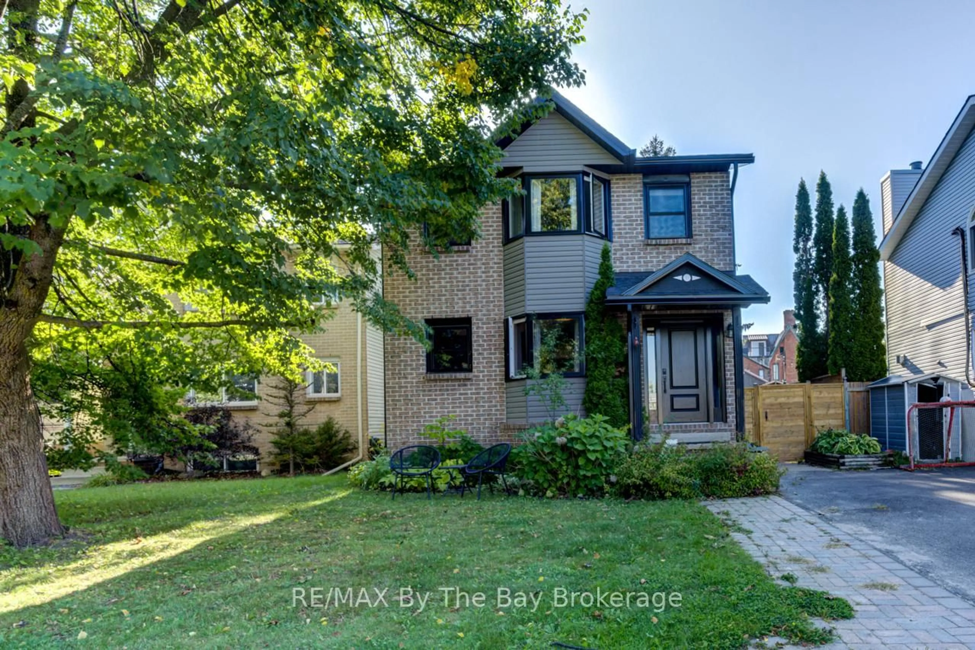 Home with brick exterior material, street for 714 Ste Marie St, Collingwood Ontario L9Y 4T5
