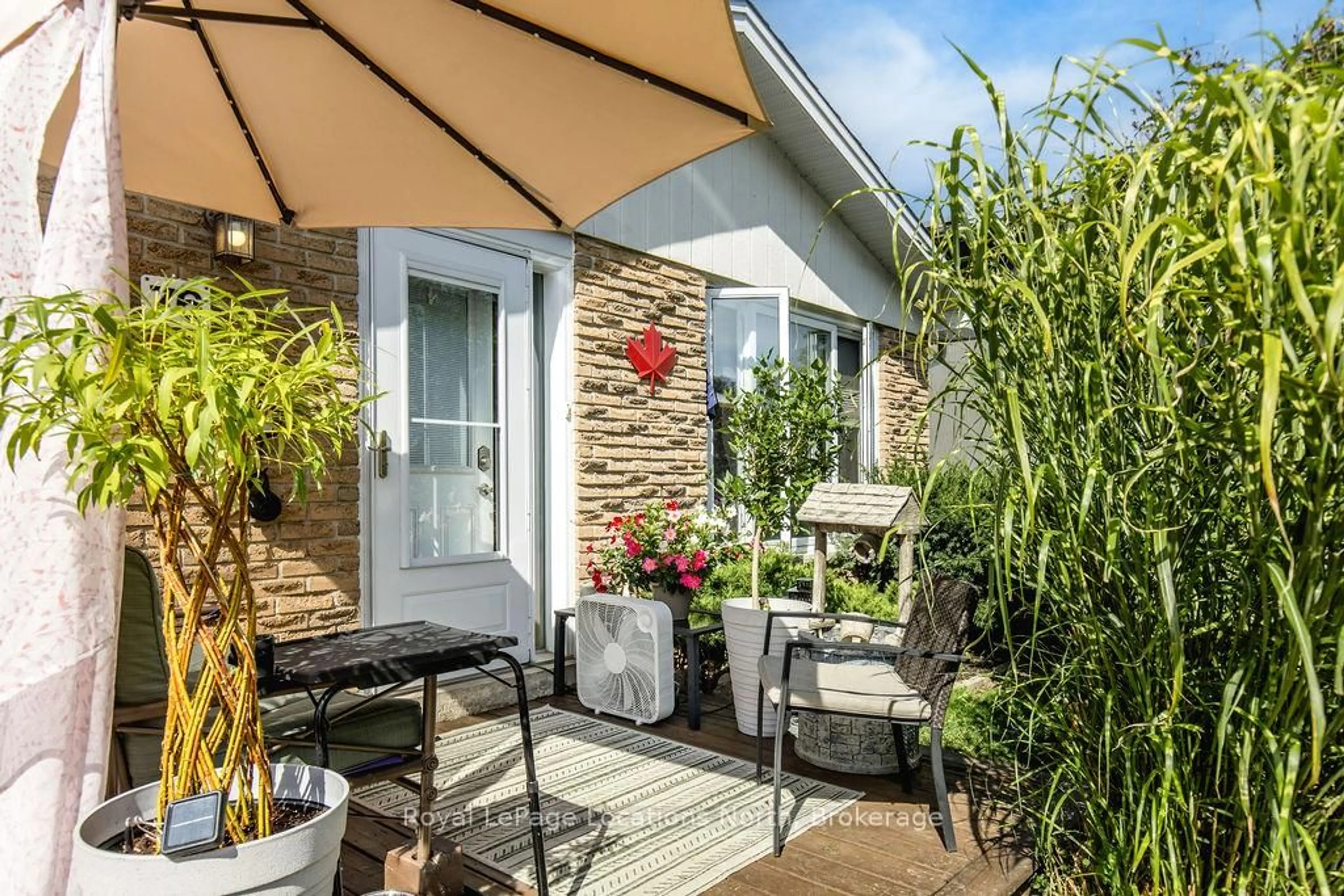 Patio, street for 76 Courtice Cres, Collingwood Ontario L9Y 4G1