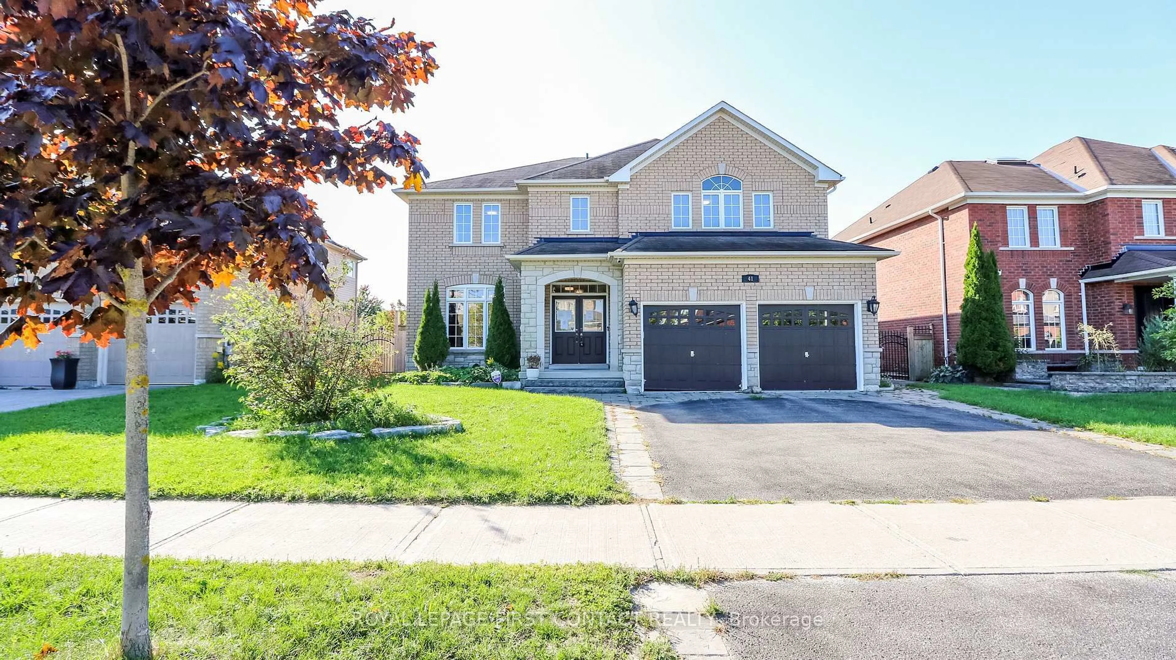 Home with brick exterior material, street for 41 Commonwealth Rd, Barrie Ontario L4M 0E1