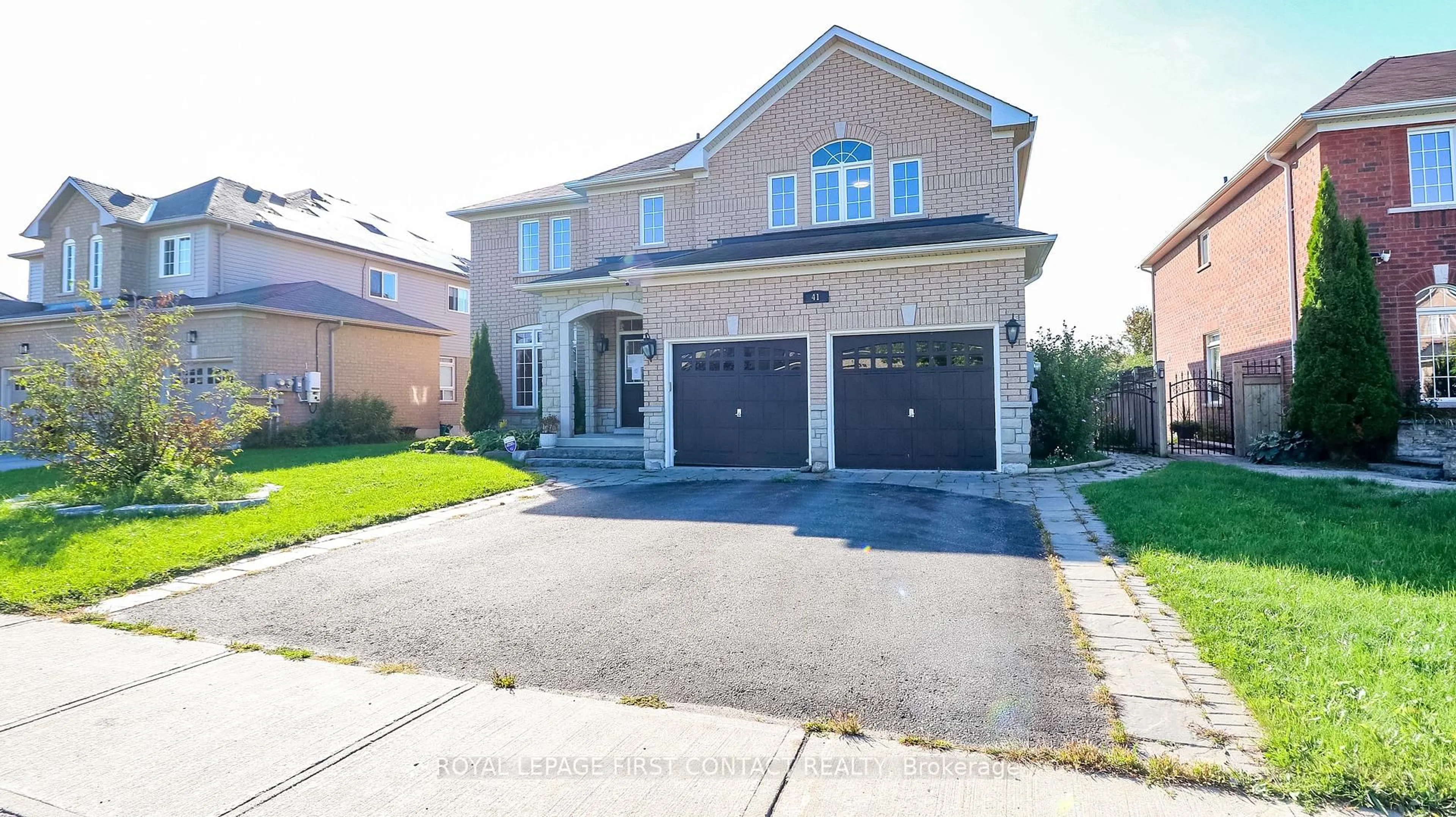 Home with brick exterior material, street for 41 Commonwealth Rd, Barrie Ontario L4M 0E1