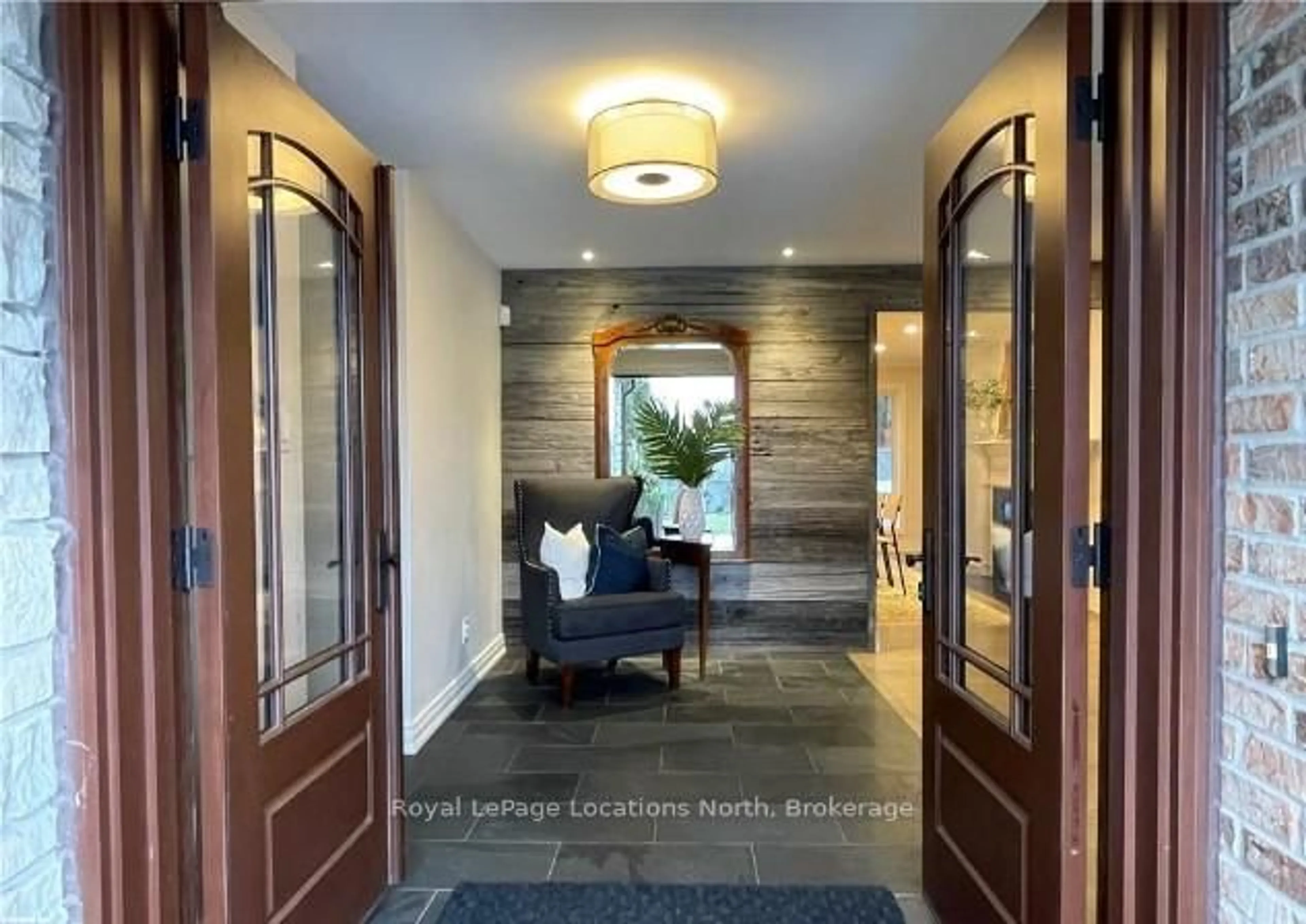 Indoor entryway for 7 Purple Hill Lane, Clearview Ontario L0M 1G0