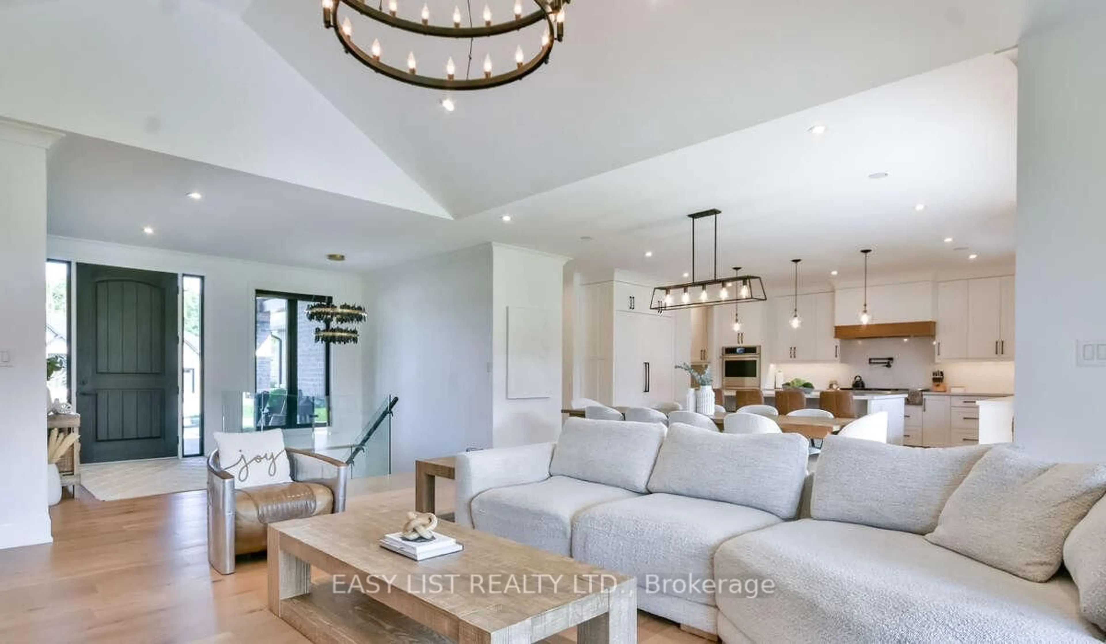 Open concept kitchen, unknown for 1 Morrison Pl, Springwater Ontario L9X 2A6