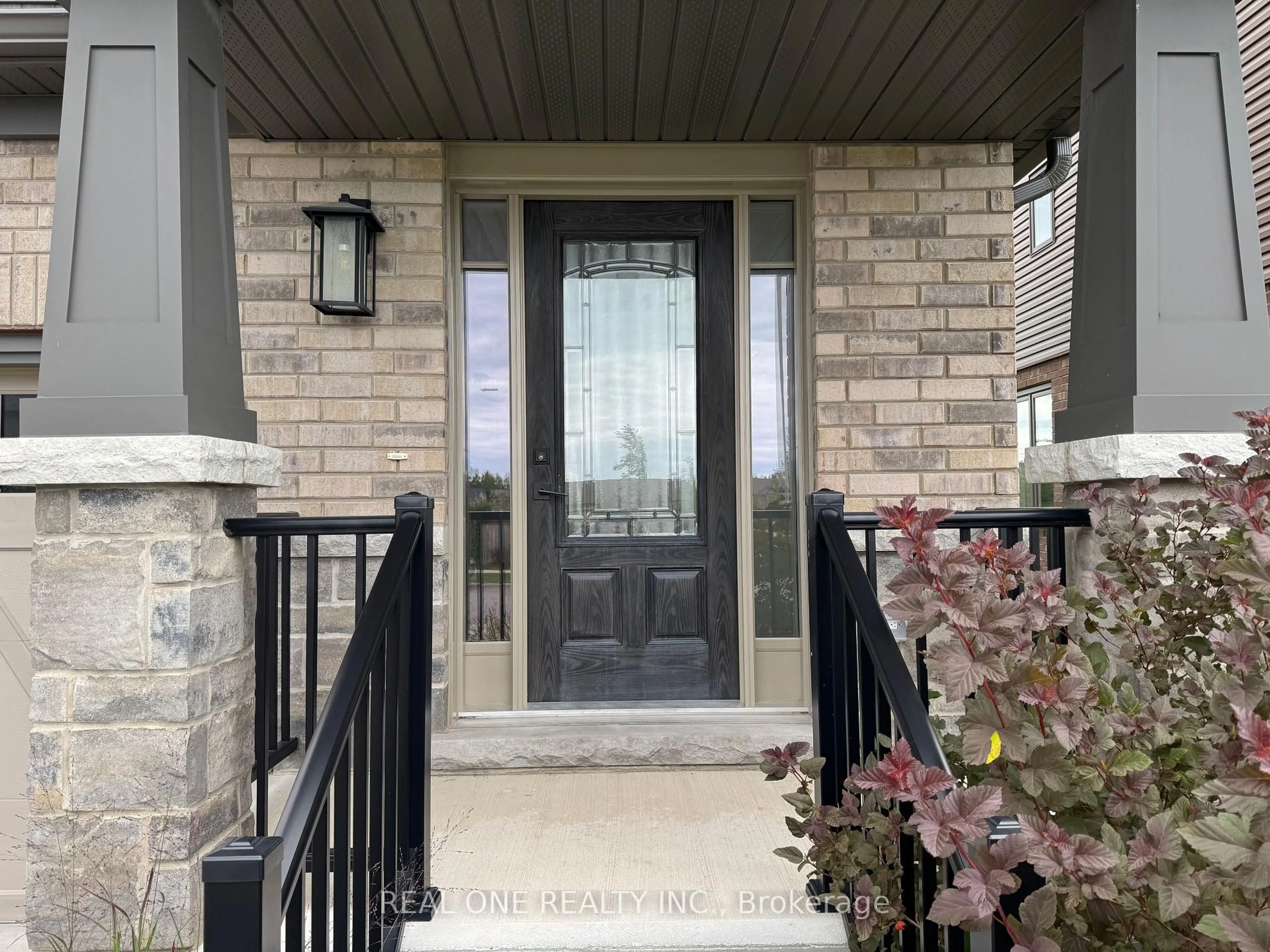 Indoor entryway for 51 ARCHER Ave, Collingwood Ontario L9Y 3B7