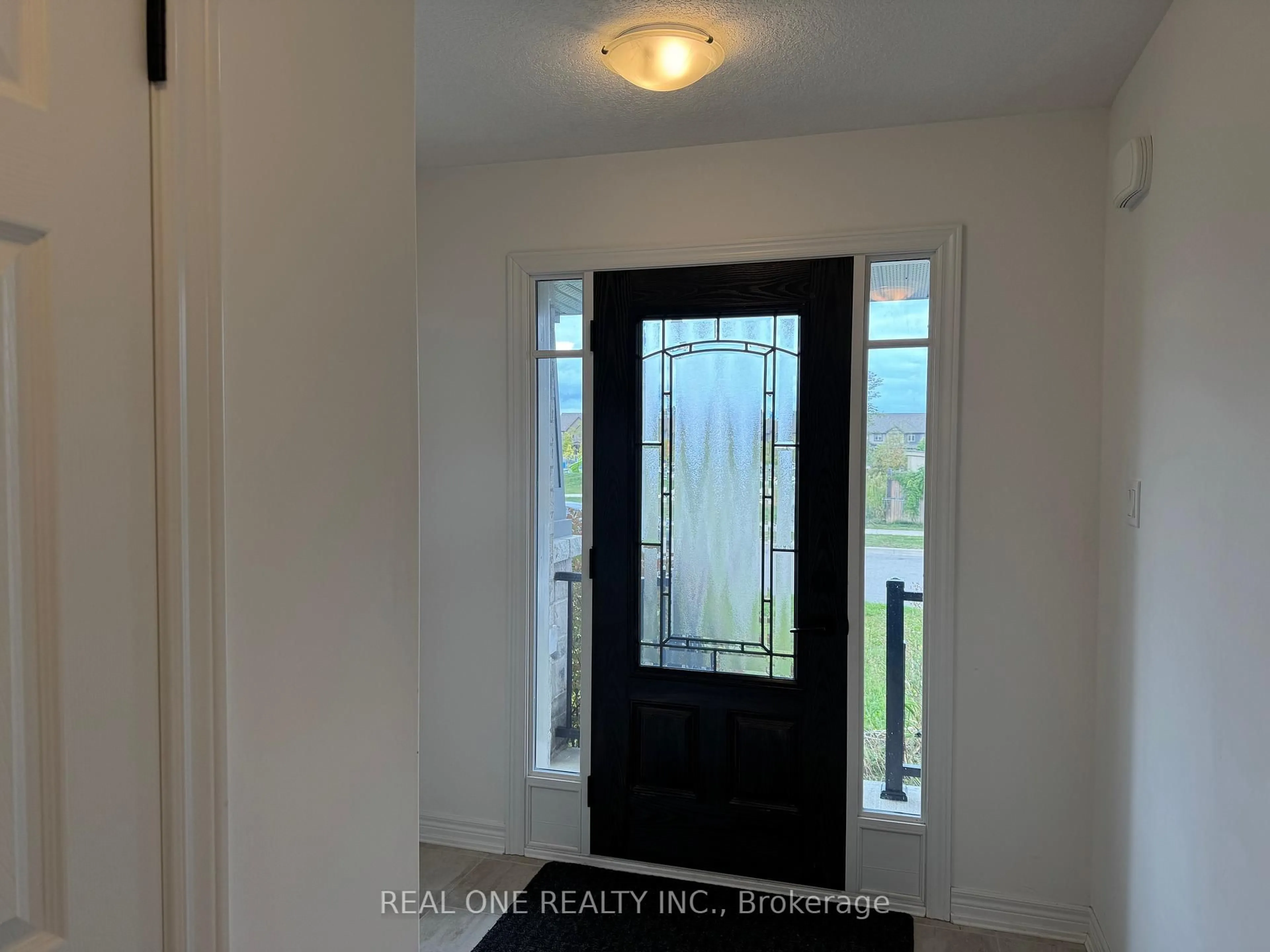 Indoor entryway for 51 ARCHER Ave, Collingwood Ontario L9Y 3B7