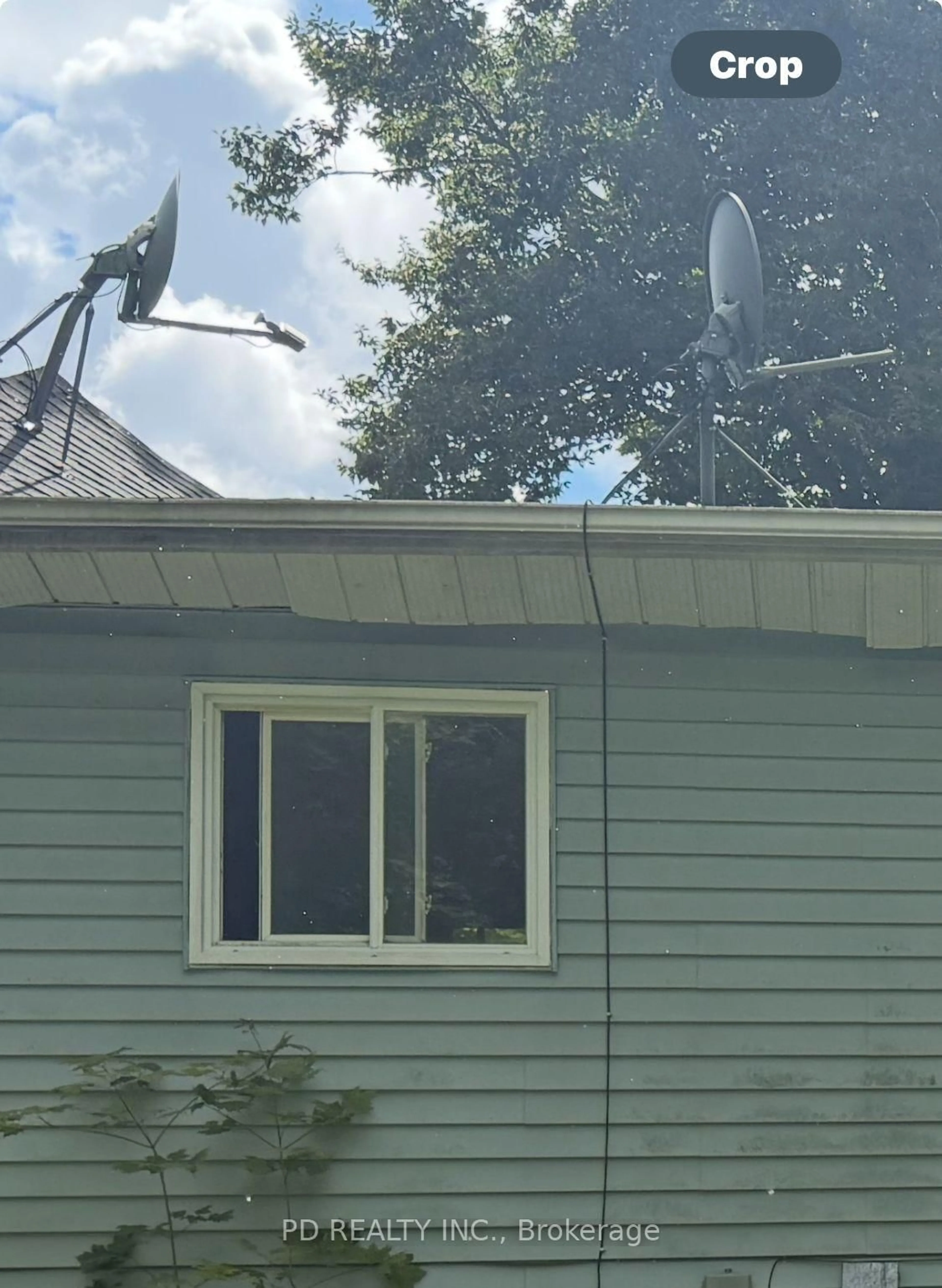Home with vinyl exterior material, building for 162 Farlain Lake Rd, Tiny Ontario L9M 0B9