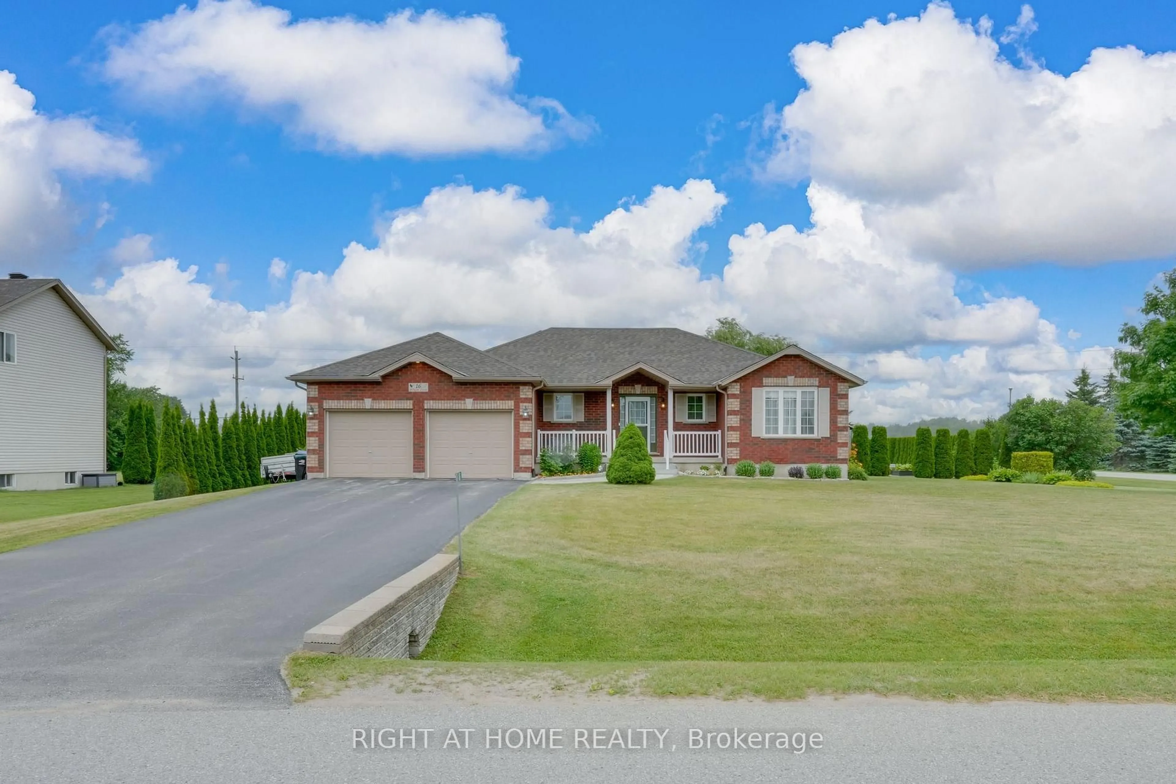 A pic from outside/outdoor area/front of a property/back of a property/a pic from drone, unknown for 16 O'neill Circ, Springwater Ontario L2L 2K0