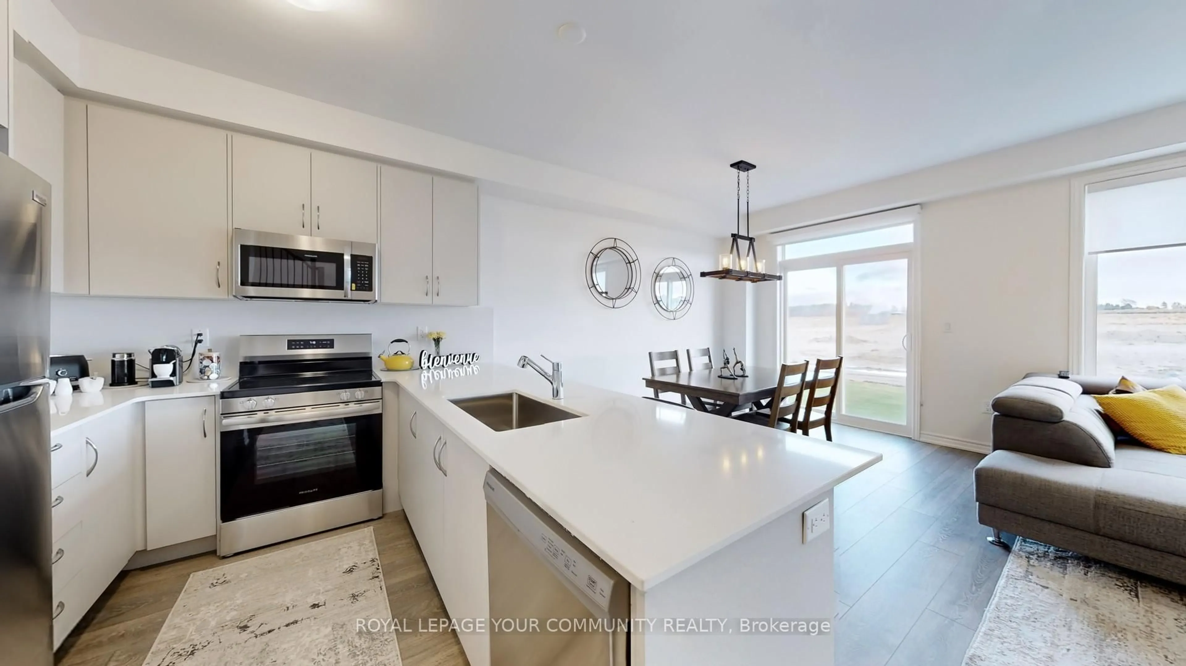 Open concept kitchen, ceramic/tile floor for 127 Greer St, Barrie Ontario L9J 0R7
