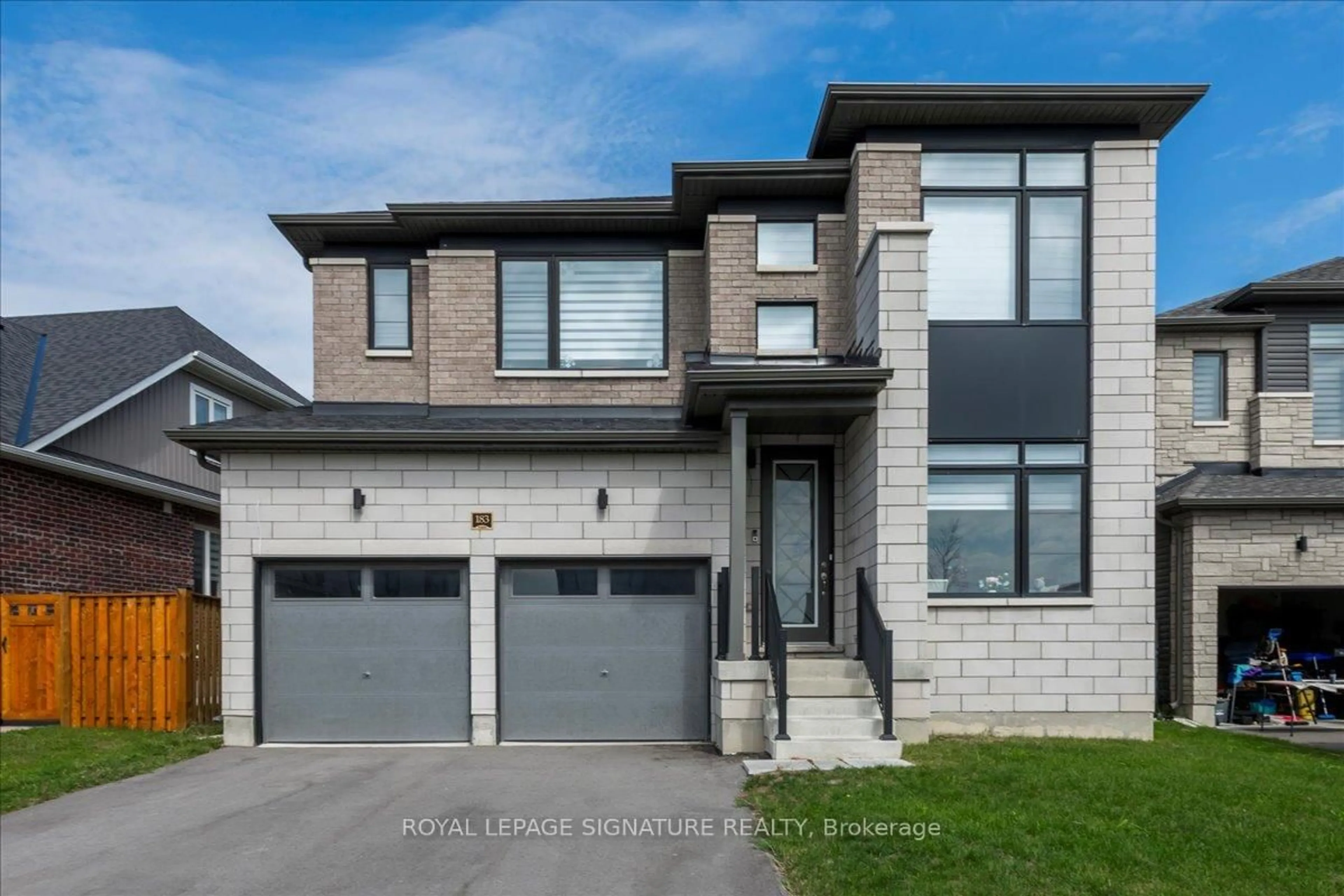 Home with brick exterior material, street for 183 Rosanne Circ, Wasaga Beach Ontario L9Z 1J7