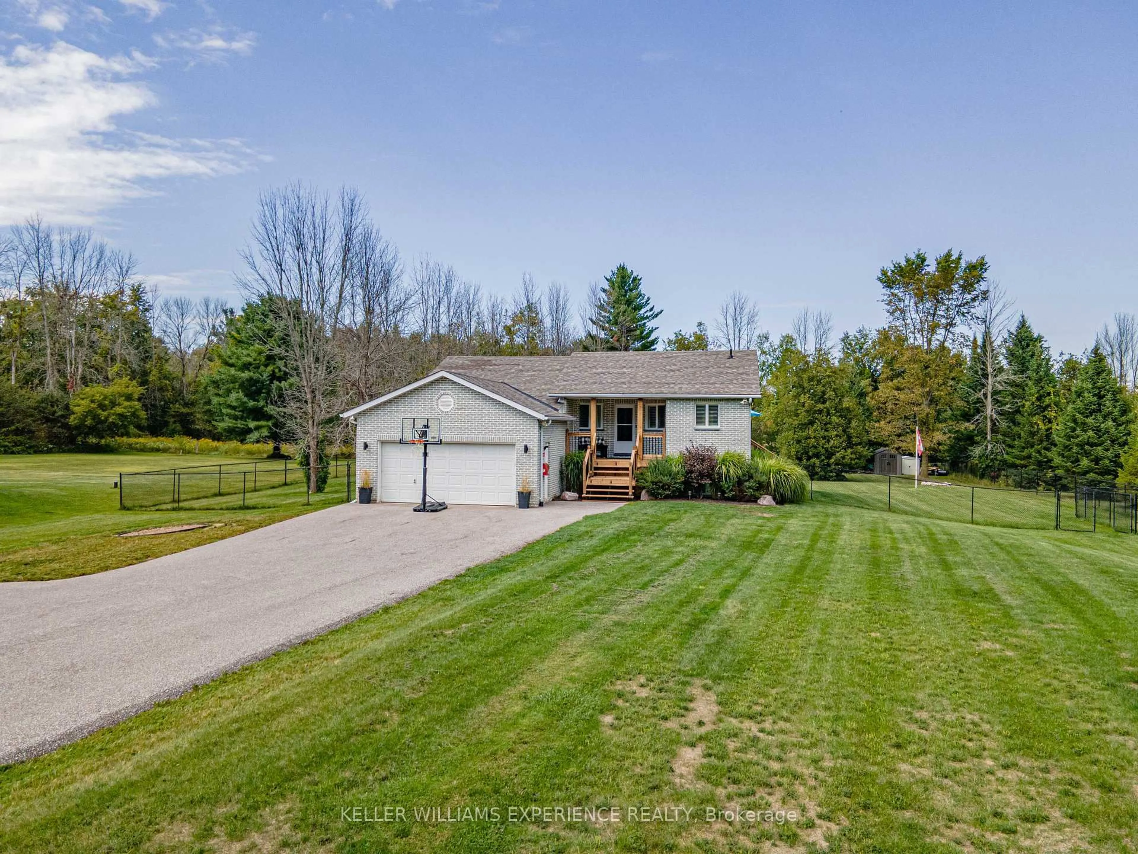 A pic from outside/outdoor area/front of a property/back of a property/a pic from drone, street for 5274 5 Sunnidale Concession Rd, Clearview Ontario L0M 1N0