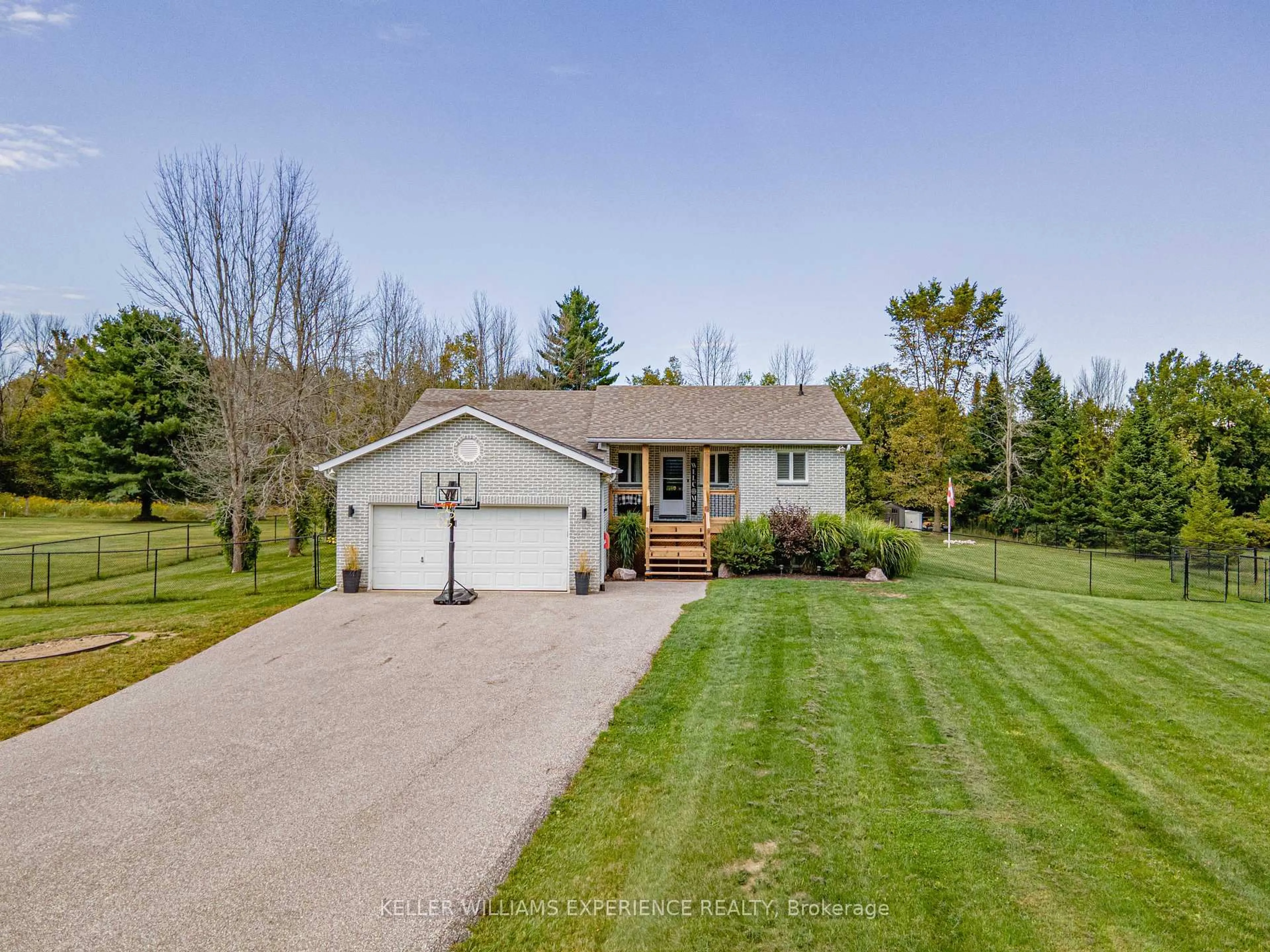 A pic from outside/outdoor area/front of a property/back of a property/a pic from drone, street for 5274 5 Sunnidale Concession Rd, Clearview Ontario L0M 1N0