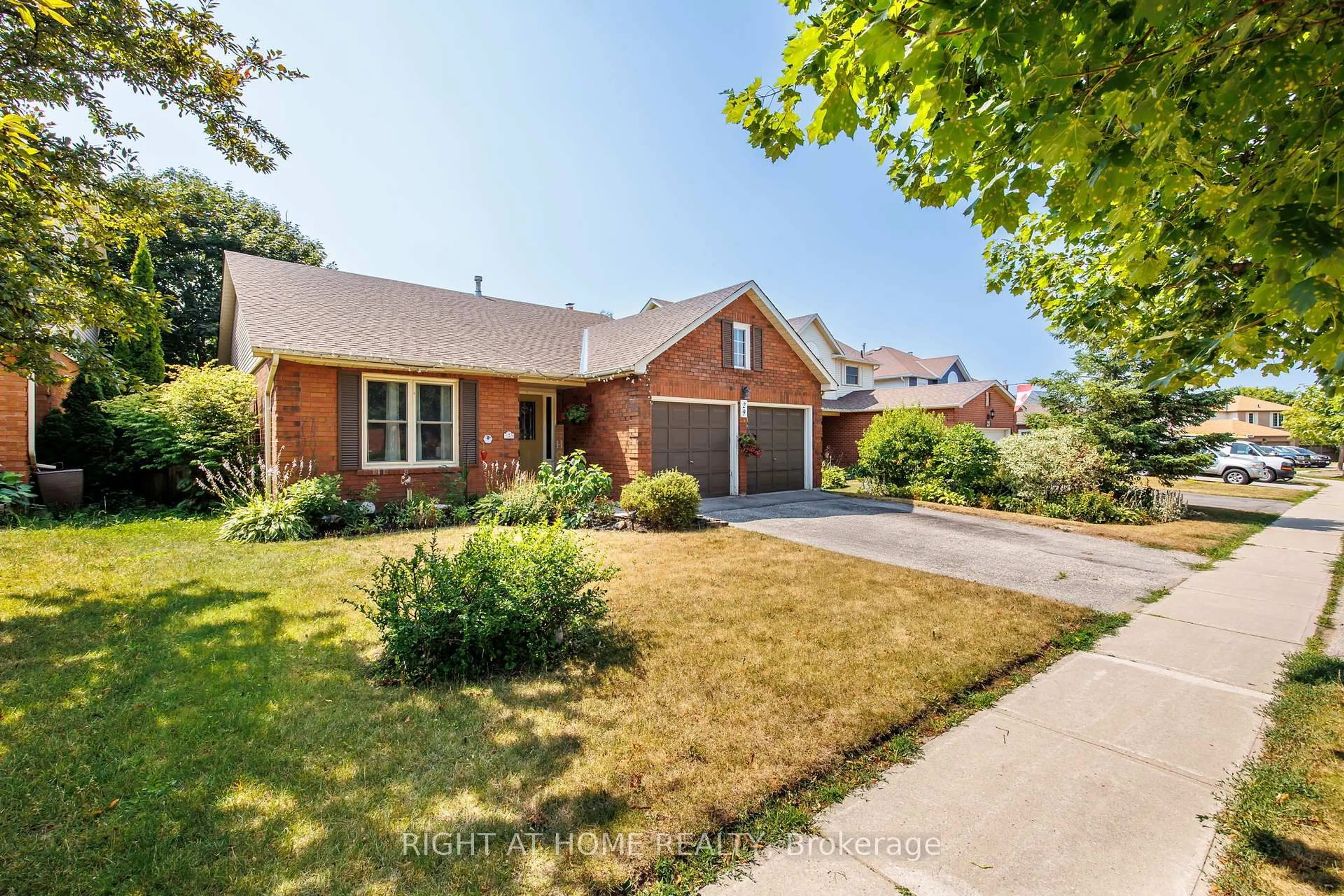Home with brick exterior material, street for 29 Herrell Ave, Barrie Ontario L4N 6T5
