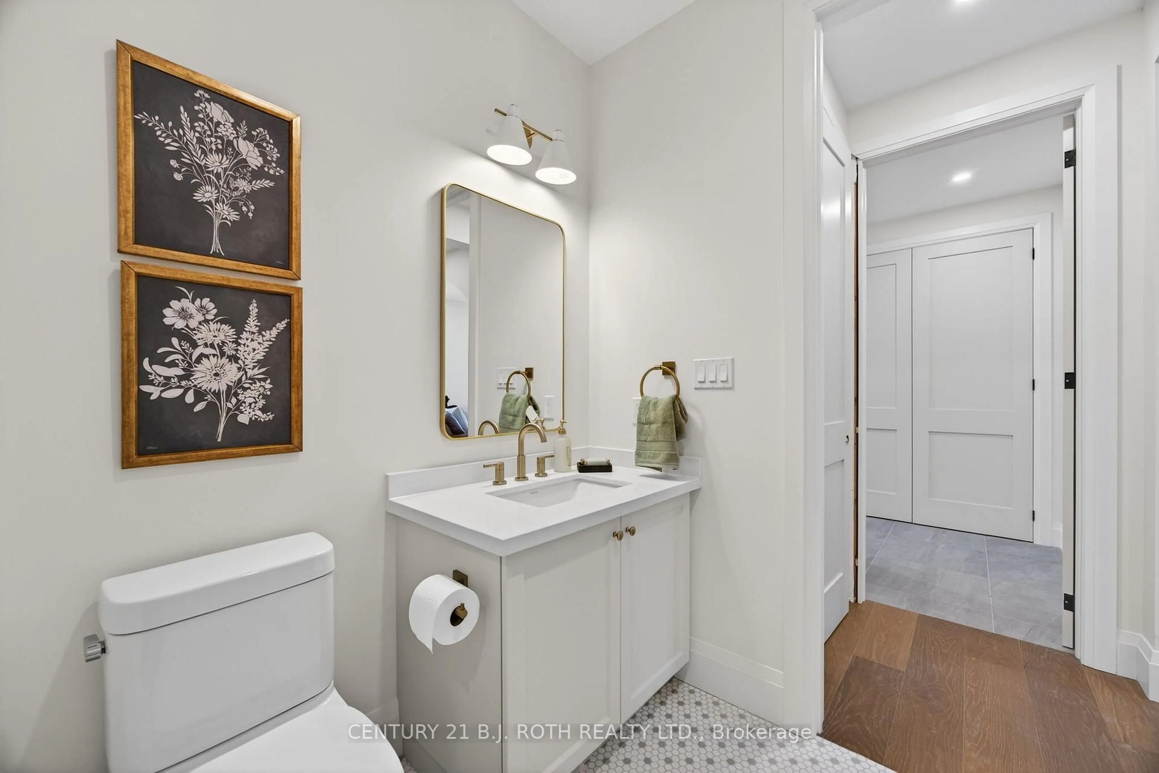 Standard bathroom, ceramic/tile floor for 75 Vancouver St, Barrie Ontario L4M 4M2