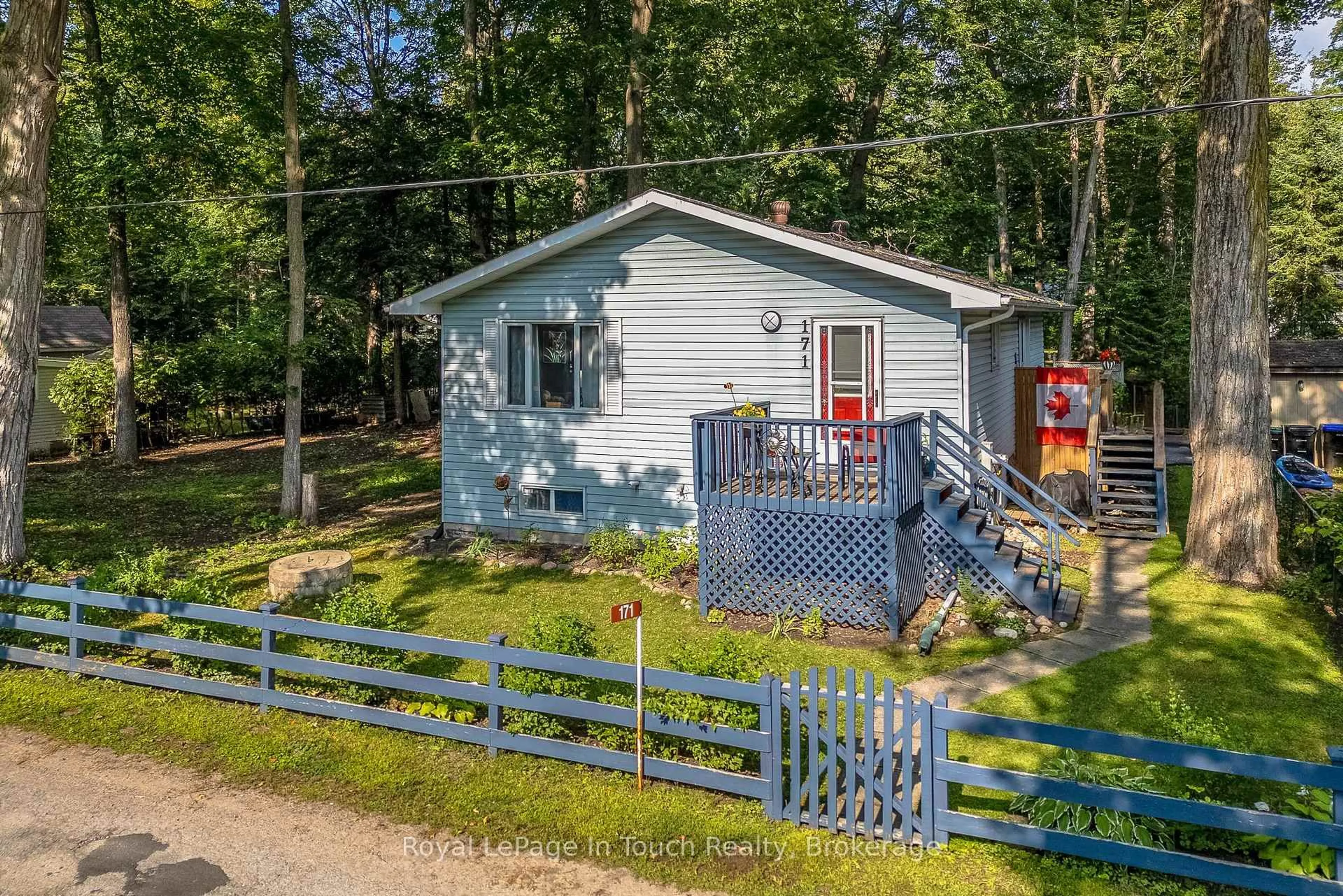 Shed for 171 Oliver Dr, Tiny Ontario L0L 2J0