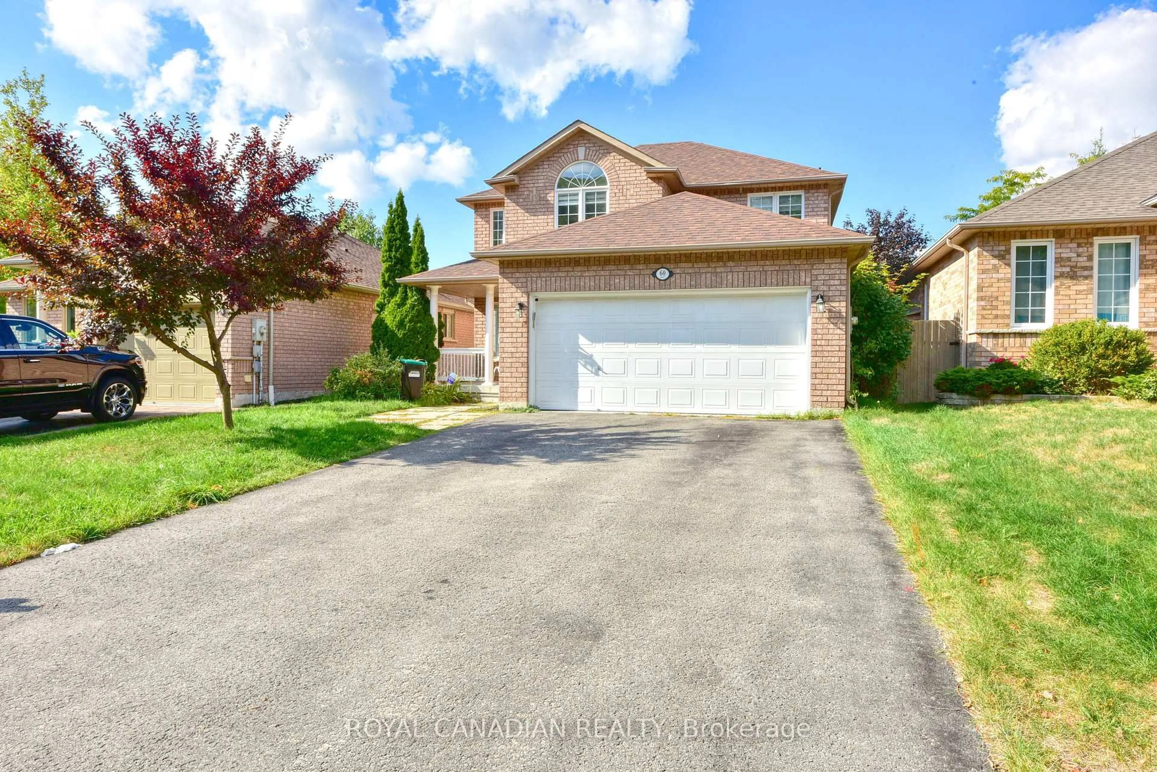 A pic from outside/outdoor area/front of a property/back of a property/a pic from drone, street for 60 Crimson Ridge Rd, Barrie Ontario L4N 0G7