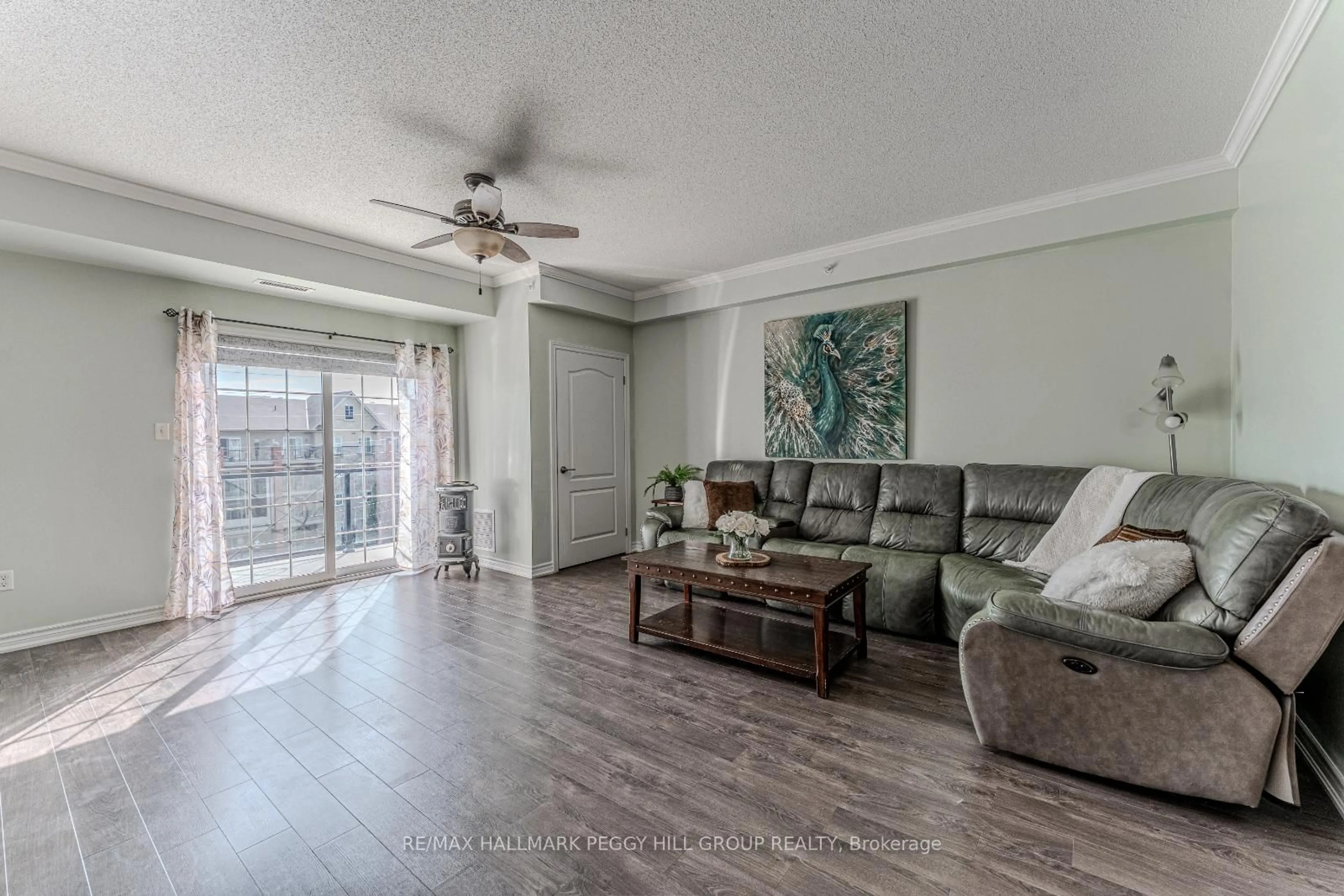 Living room with furniture, unknown for 40 Ferndale Dr #402, Barrie Ontario L4N 2L3
