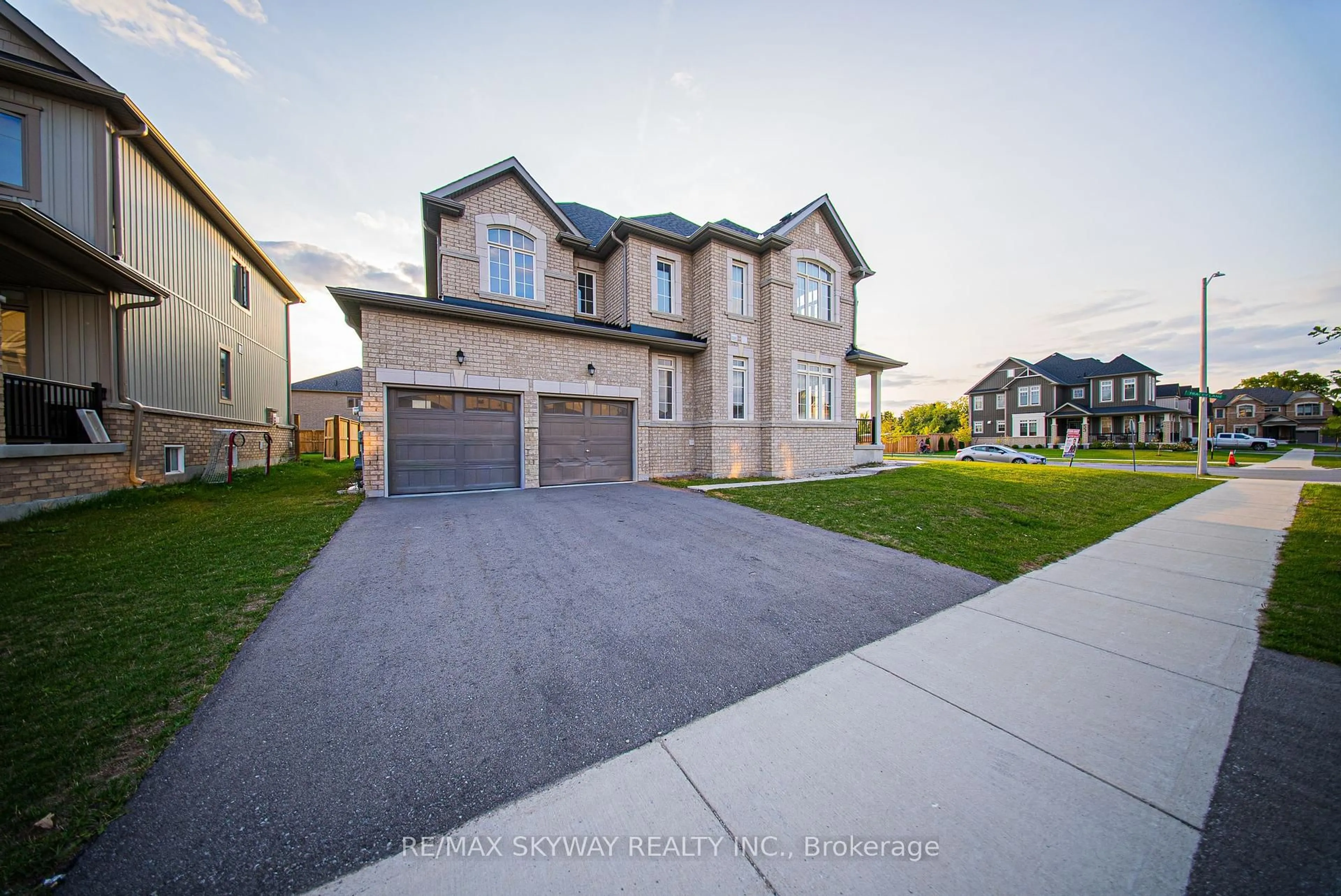 A pic from outside/outdoor area/front of a property/back of a property/a pic from drone, street for 56 Tracey Lane, Collingwood Ontario L9Y 3L7