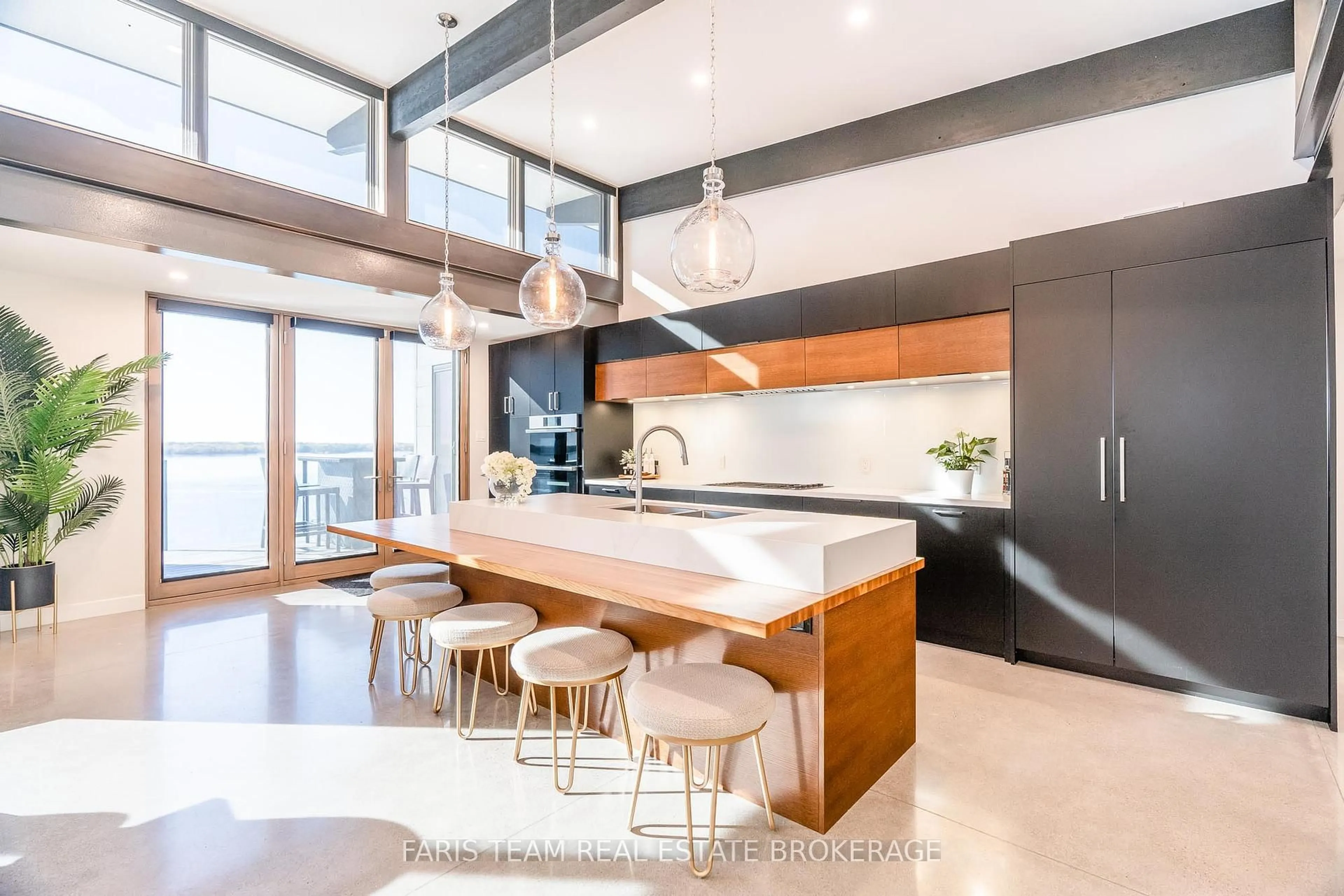Contemporary kitchen, unknown for 3886 East Shore Rd, Severn Ontario L0K 1E0