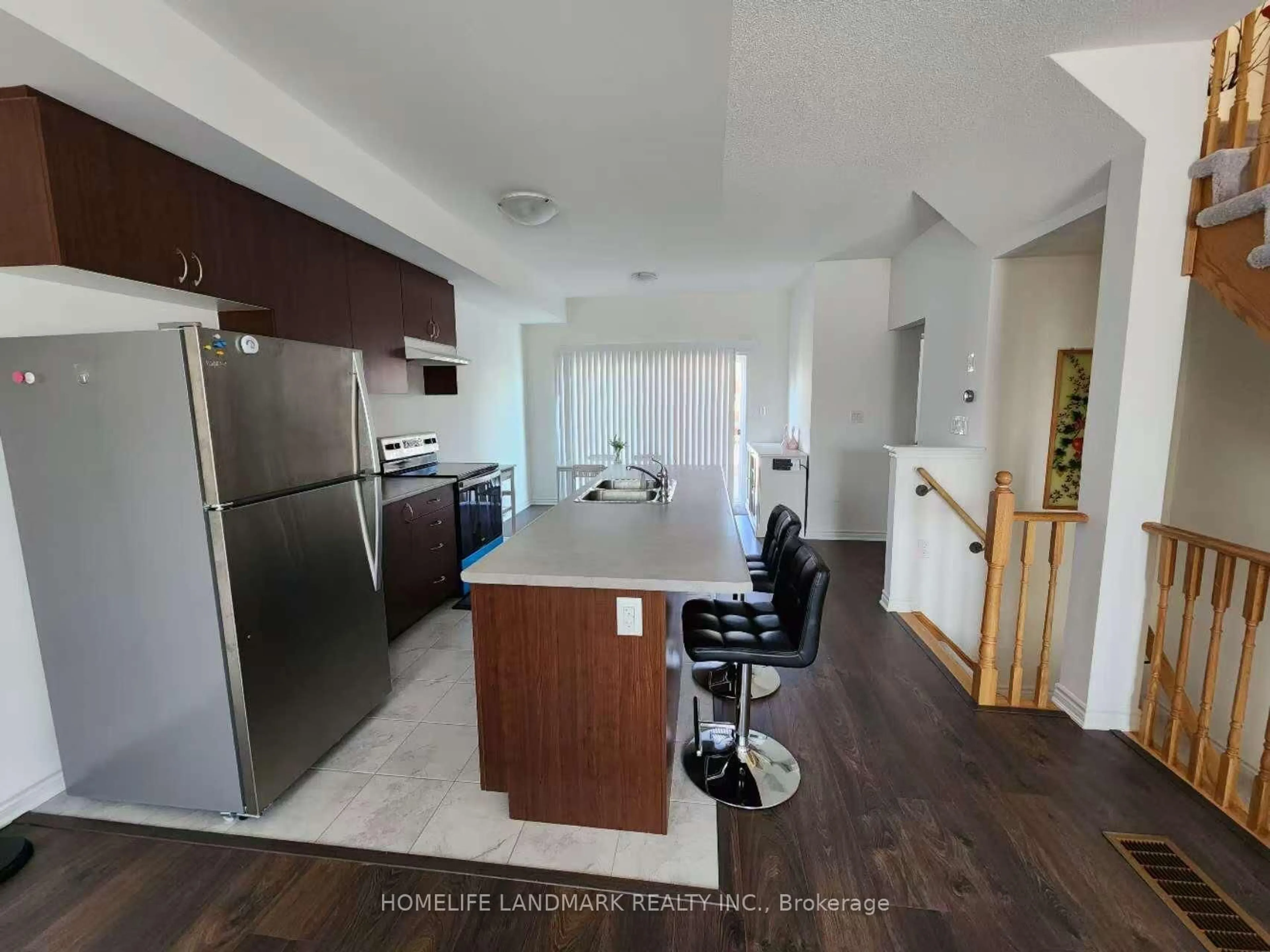 Open concept kitchen, unknown for 49 Shelburne Ave, Wasaga Beach Ontario L9Z 0J4
