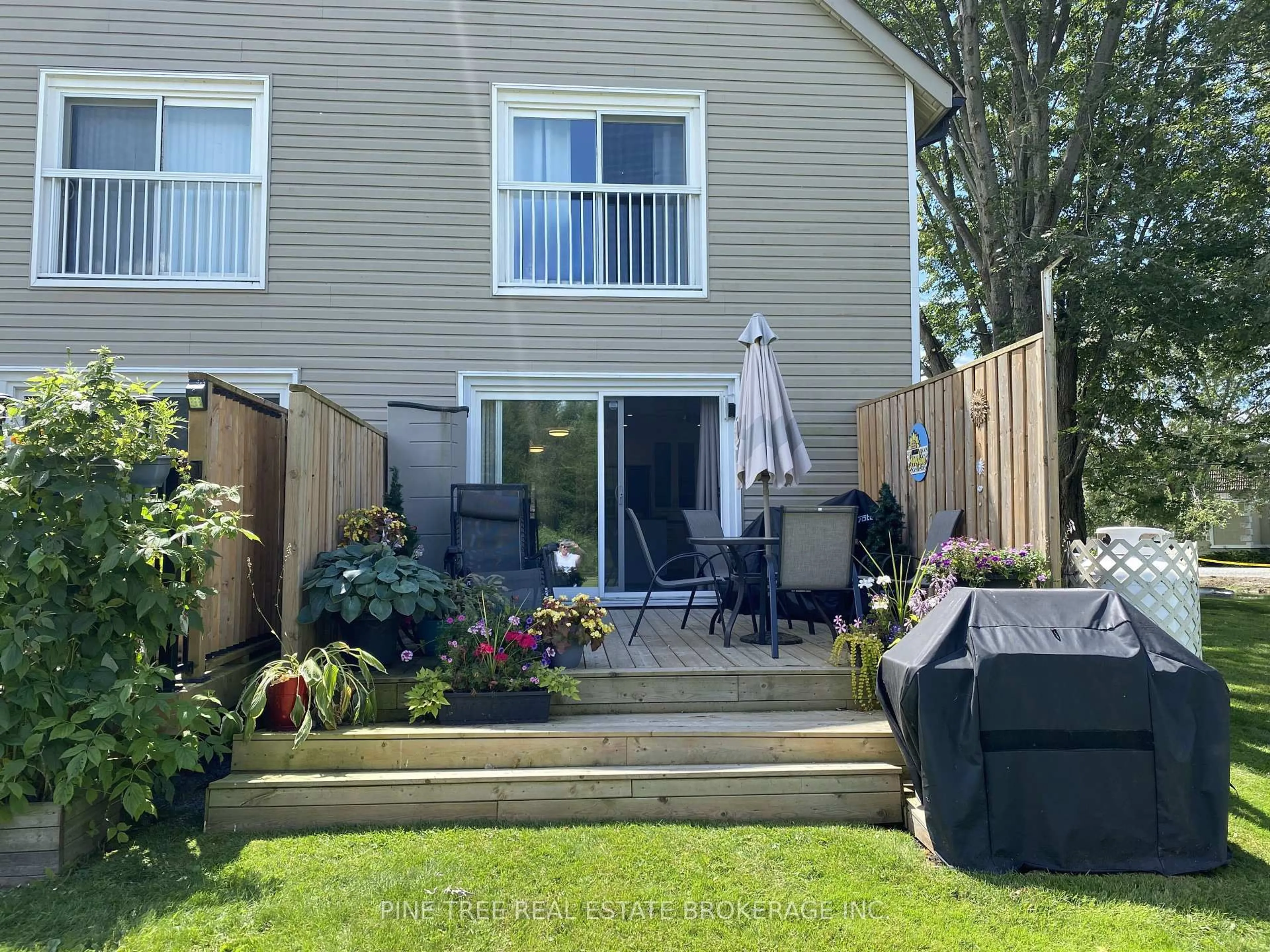 Patio, unknown for 51 Laguna Pkwy #1, Ramara Ontario L0K 1B0