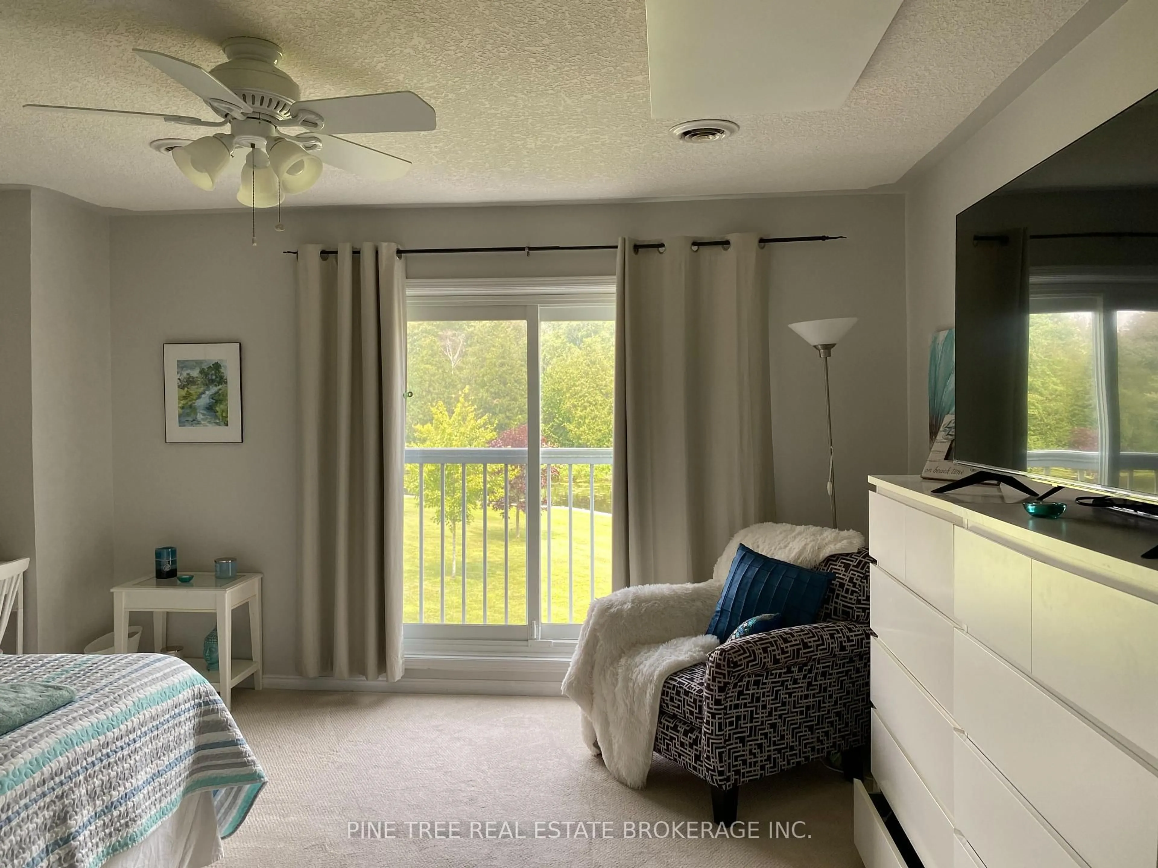 A pic of a room for 51 Laguna Pkwy #1, Ramara Ontario L0K 1B0