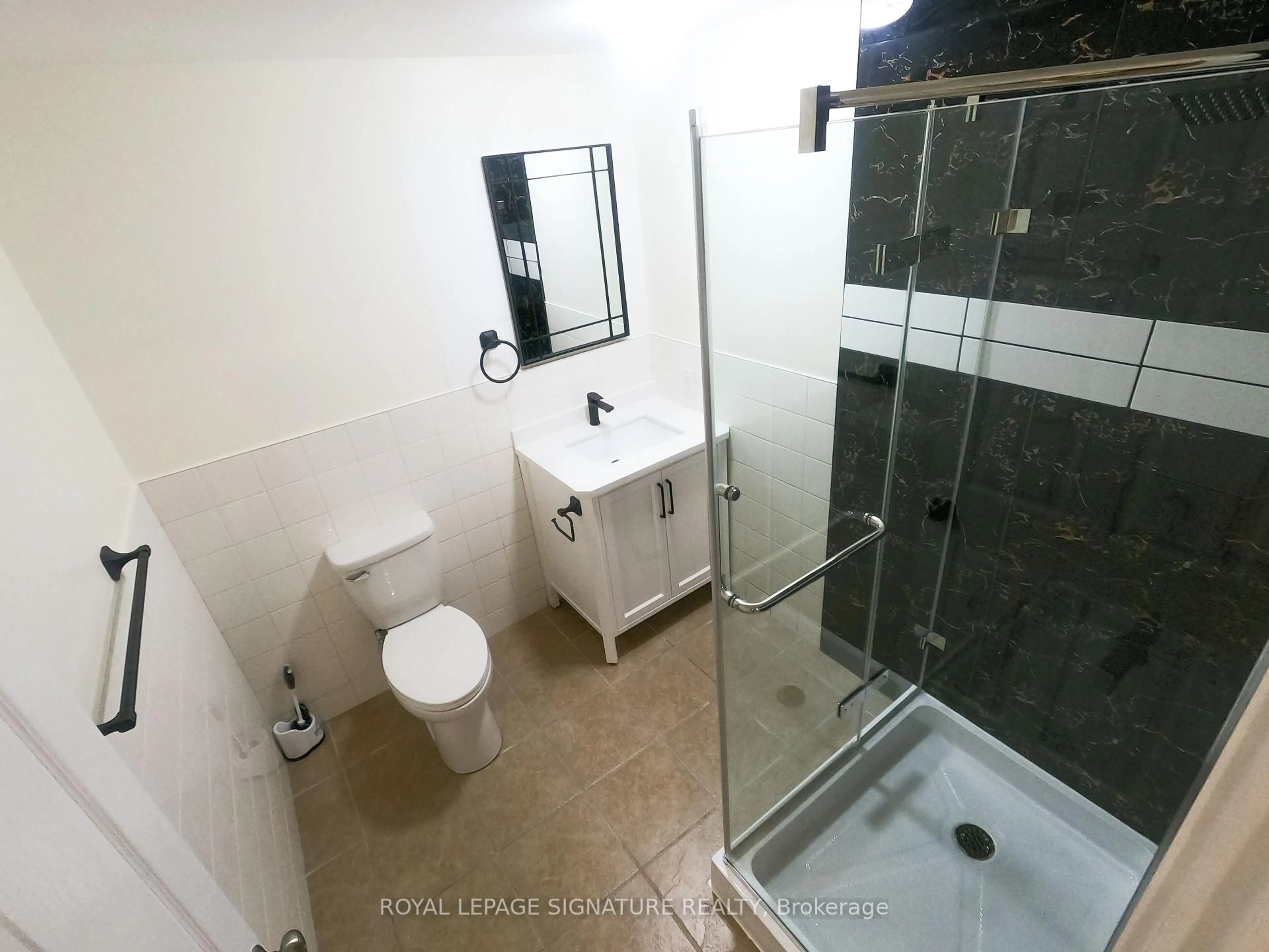 Standard bathroom, ceramic/tile floor for 47 LAKE Cres, Barrie Ontario L4N 6A7