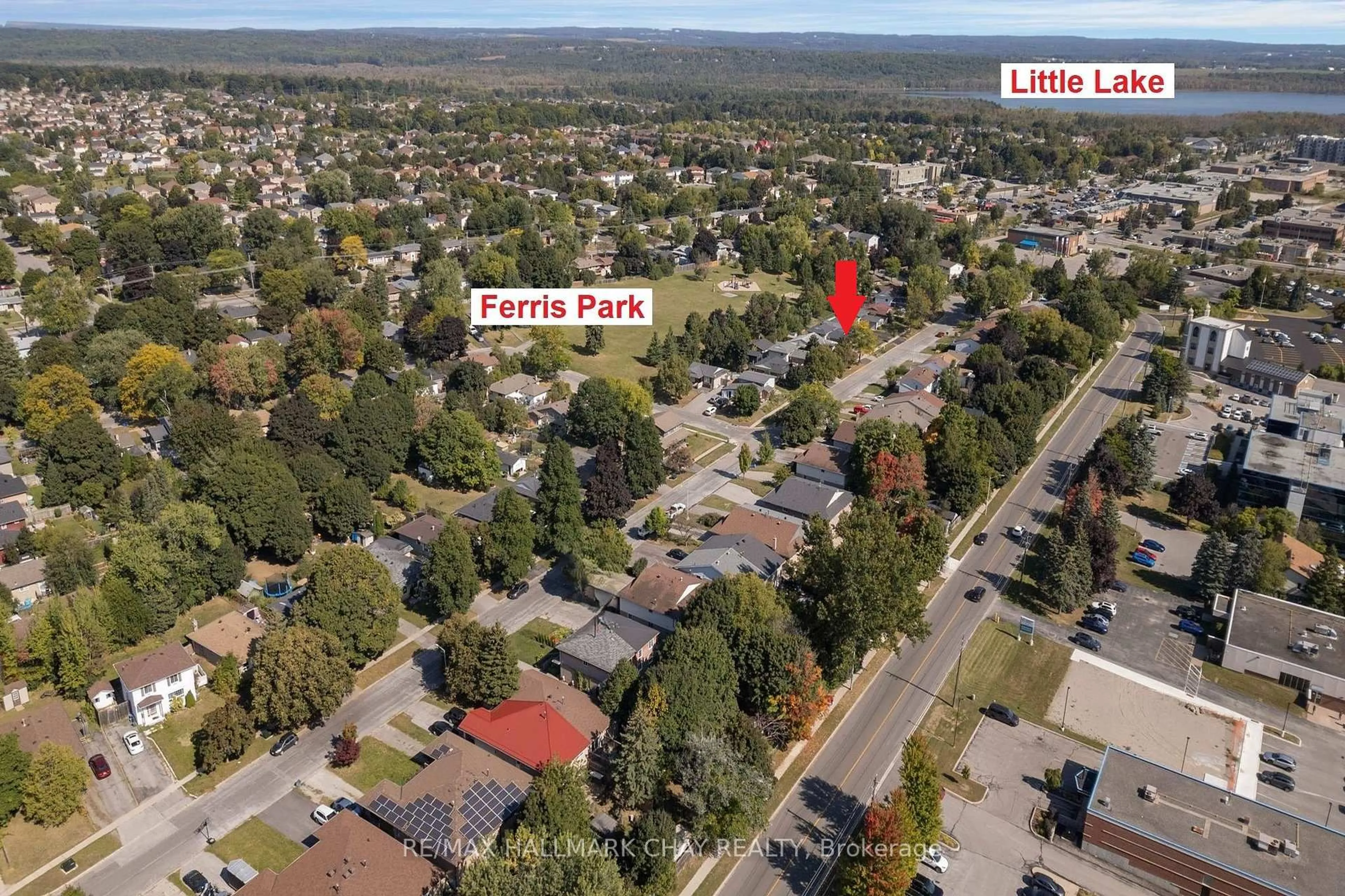 A pic from outside/outdoor area/front of a property/back of a property/a pic from drone, street for 114 Daphne Cres, Barrie Ontario L4M 2Z1