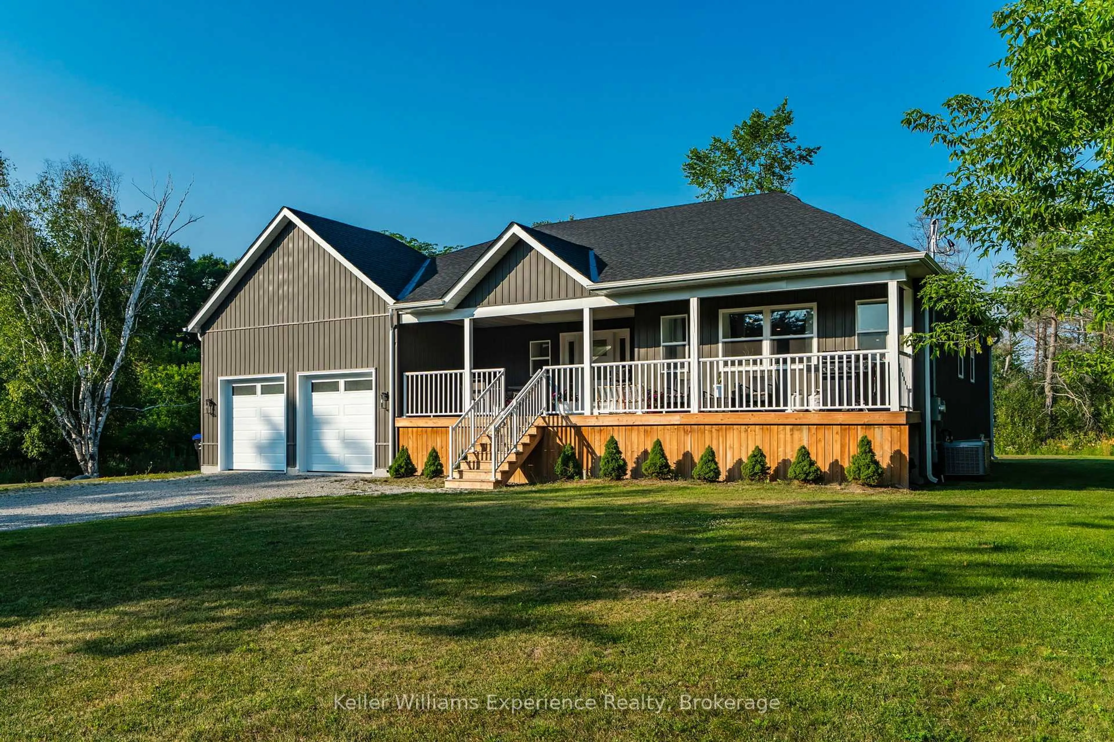 Home with vinyl exterior material, unknown for 2425 Old Fort Rd, Tay Ontario L4R 4K3