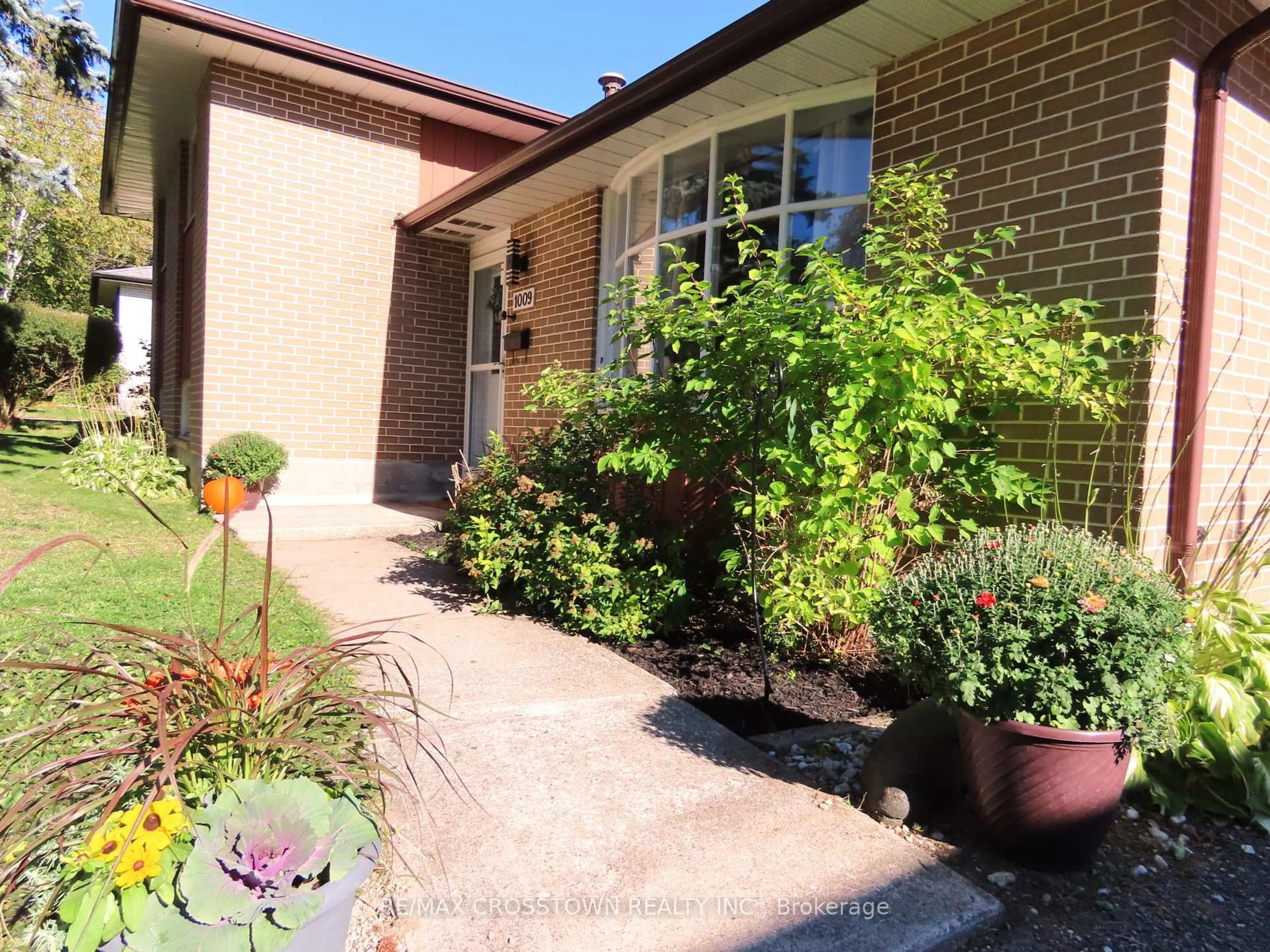 Unknown for 1009 Everton Rd, Midland Ontario L4R 5H7