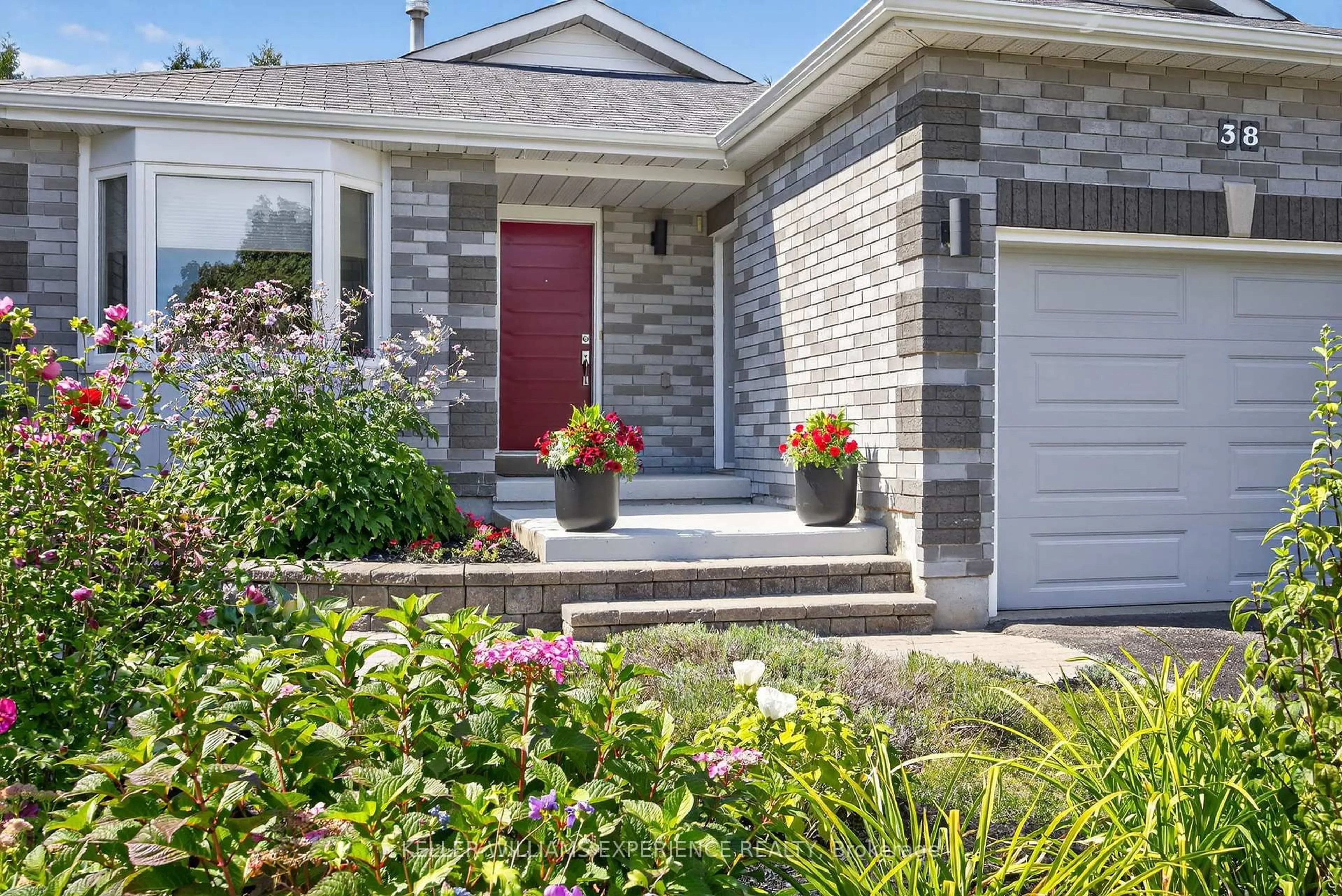 Home with brick exterior material, street for 38 Assiniboine Dr, Barrie Ontario L4N 8G4