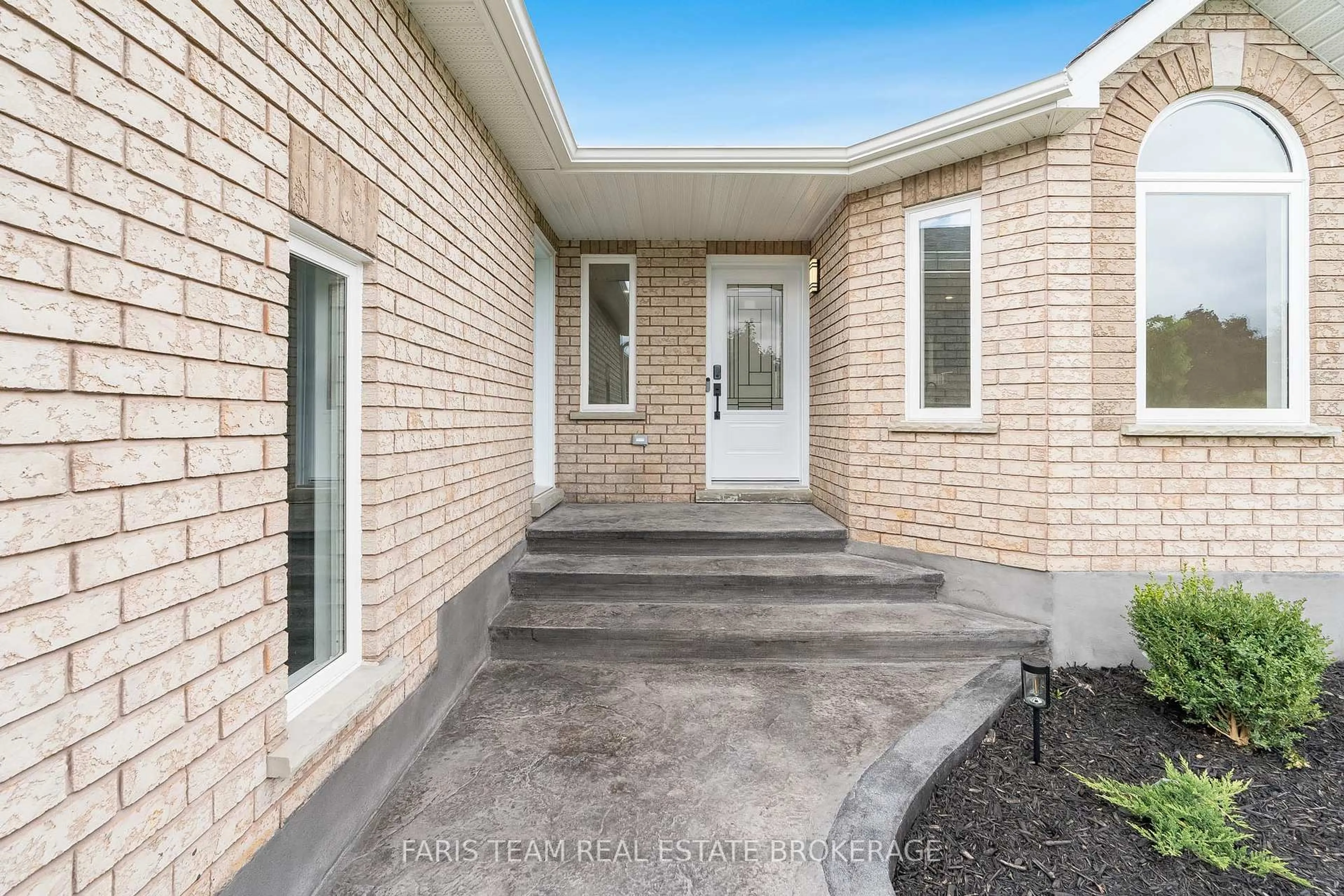Unknown for 233 Wessenger Dr, Barrie Ontario L4N 8R4