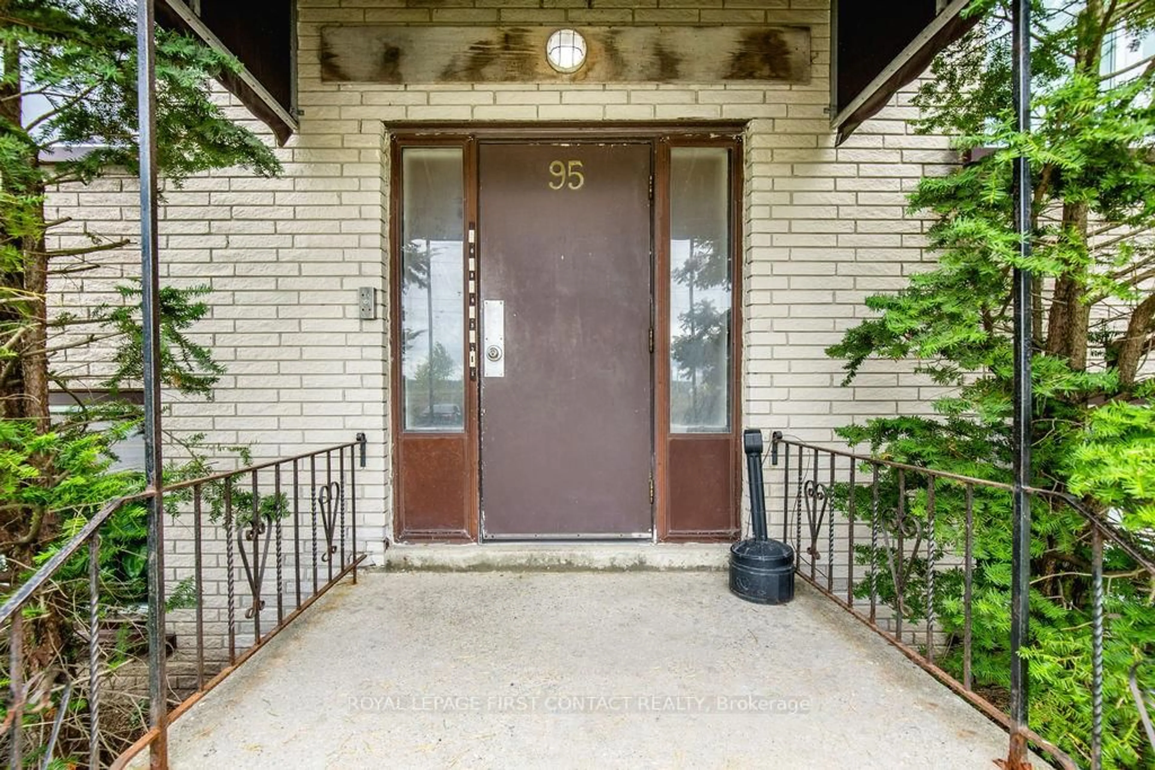 Unknown for 95 Gowan St, Barrie Ontario L4N 2P2