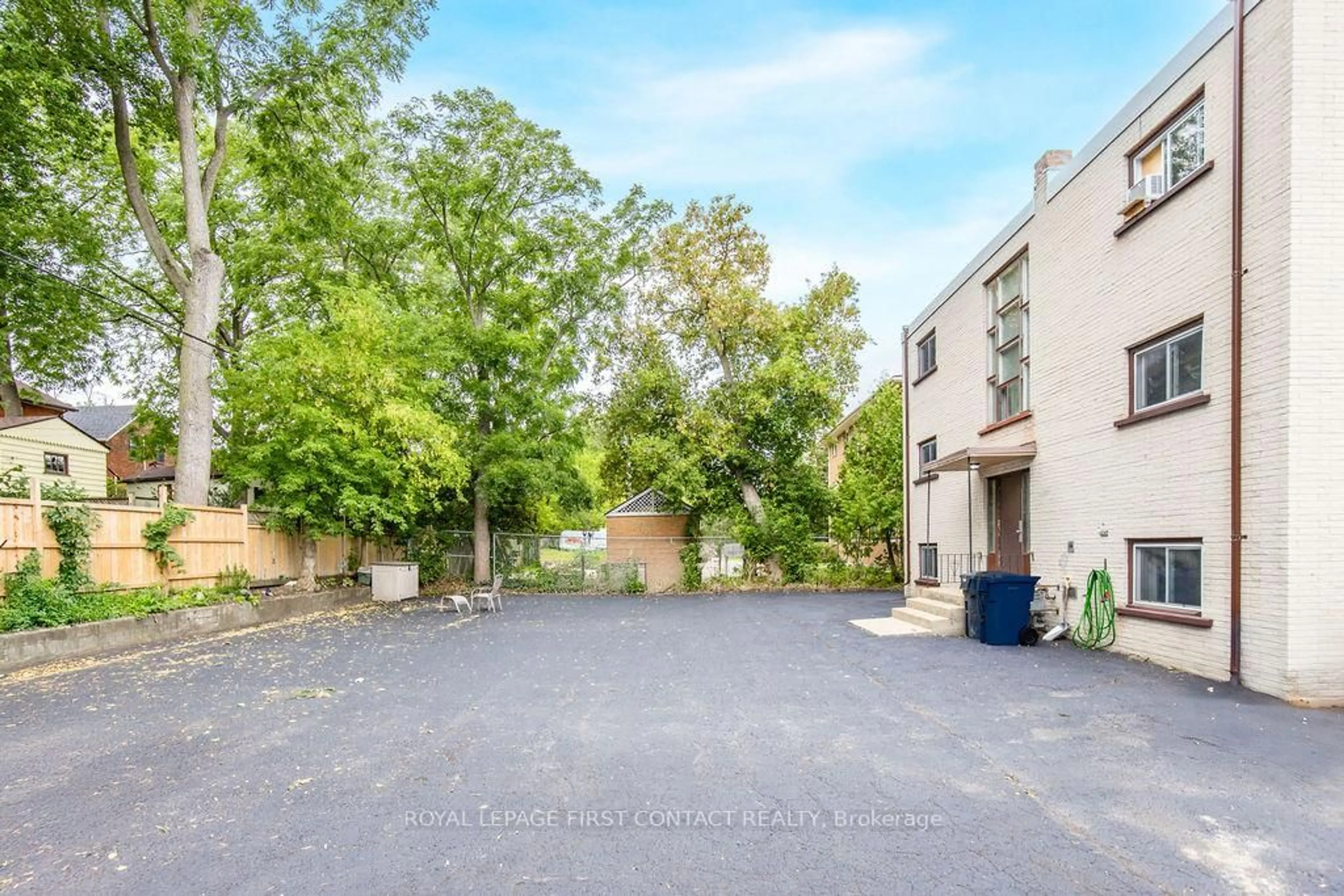 Patio, unknown for 95 Gowan St, Barrie Ontario L4N 2P2